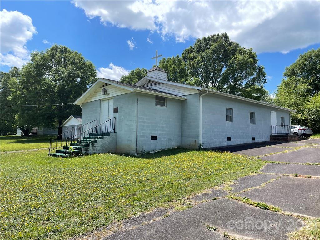 Special Purpose at 3391 Briarwood Drive, Maiden, photo 2 of 36