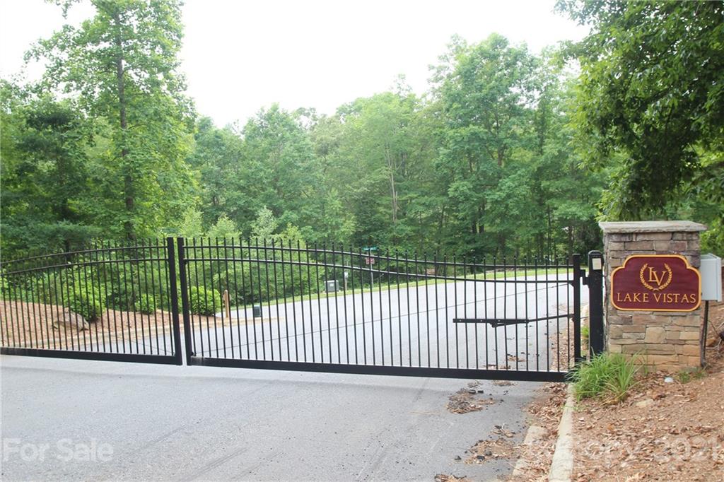 Gated subdivision - 2202 Island View Lane NE, Connelly Springs