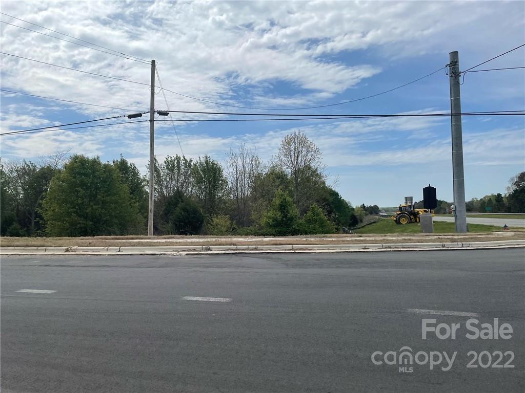 Kannapolis Pkwy 2 lane divided HWY direction is S toward 85 - 5445 Mooresville Road, Kannapolis