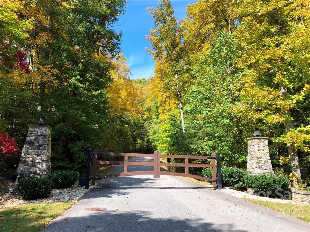 Lot at 30 Cadillac Pointe, Waynesville, photo 7 of 8