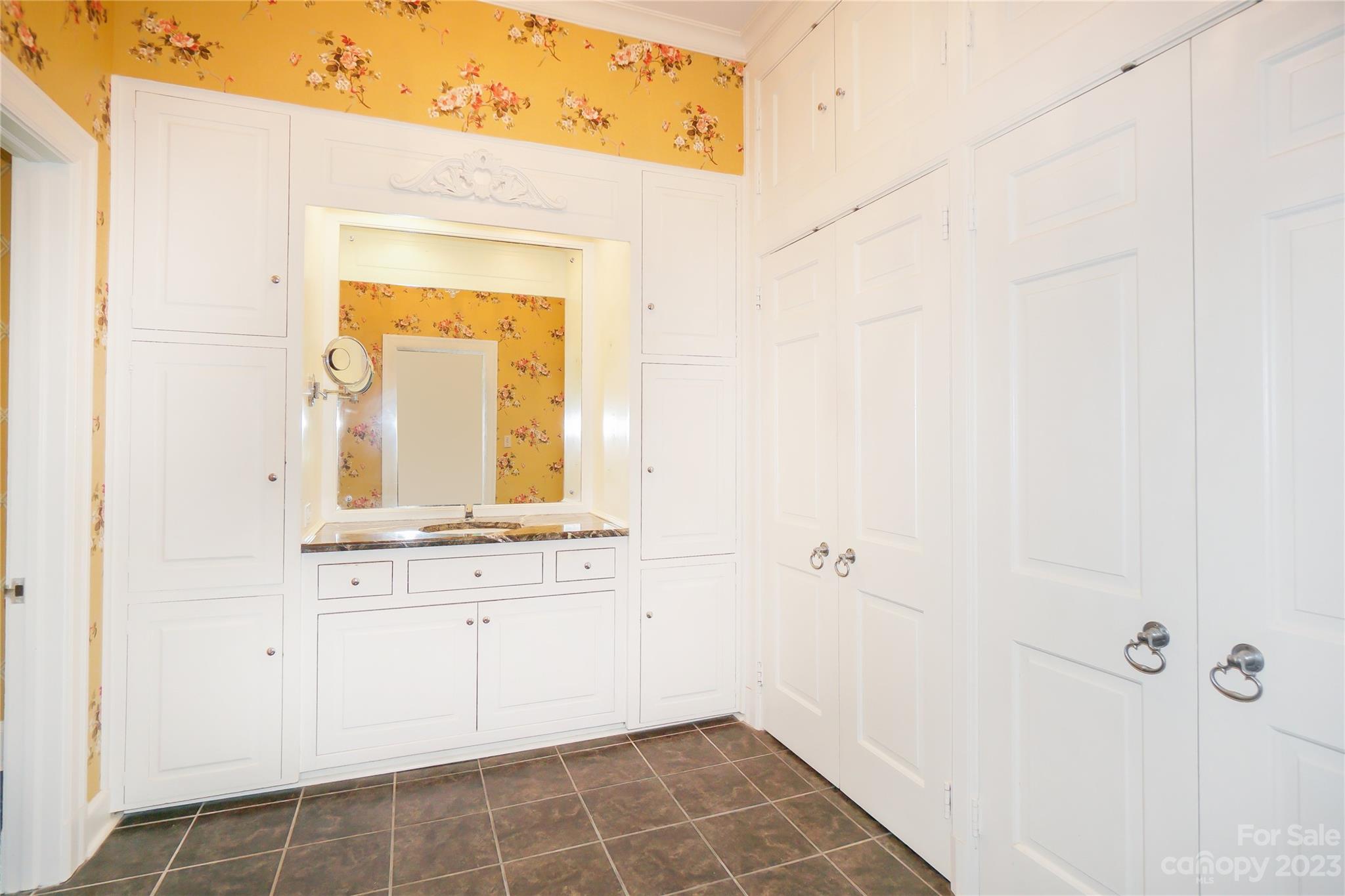 Dressing Room - 620 N 9th Street, Albemarle