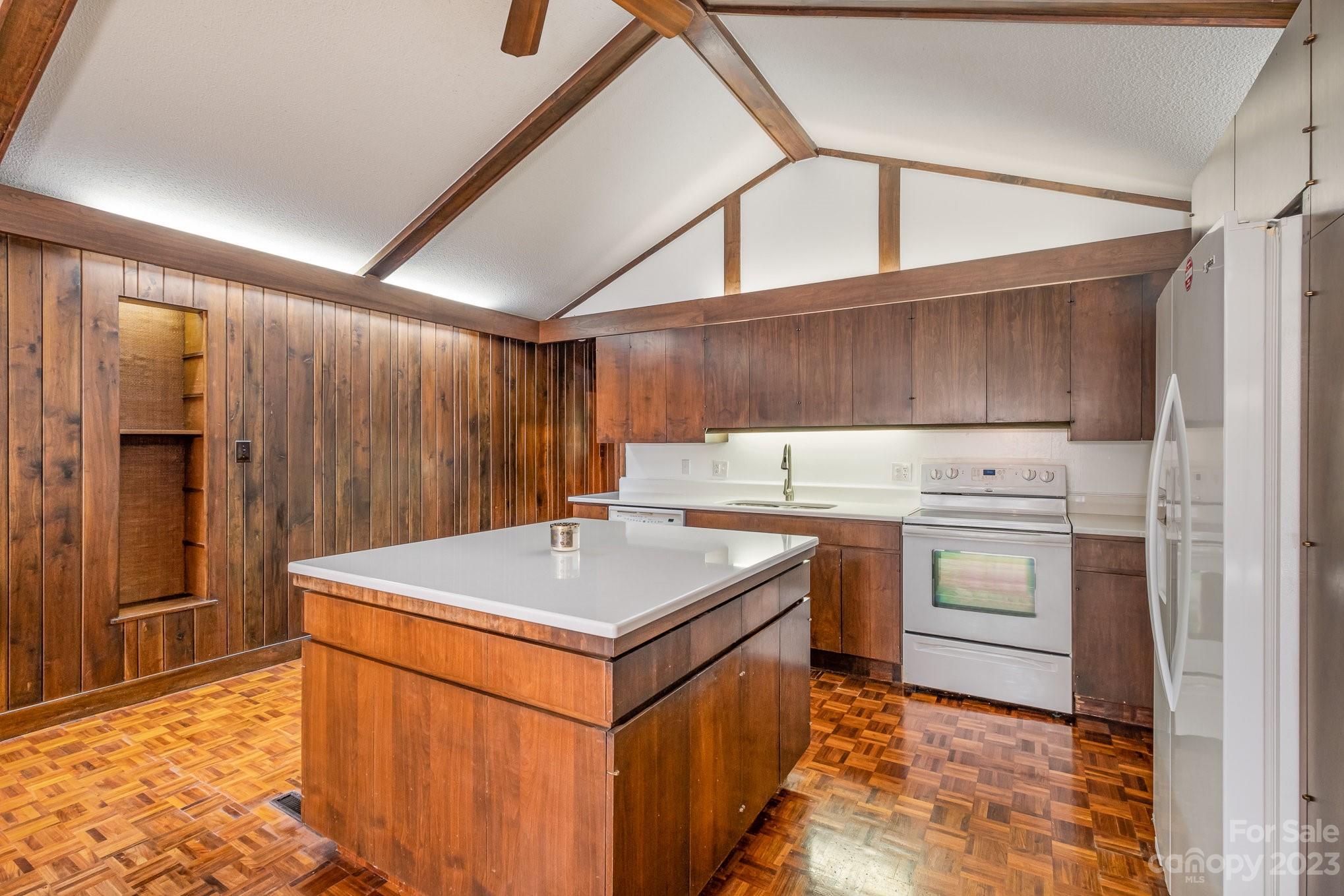 Open Kitchen with island - 2756 Peachtree Road, Statesville