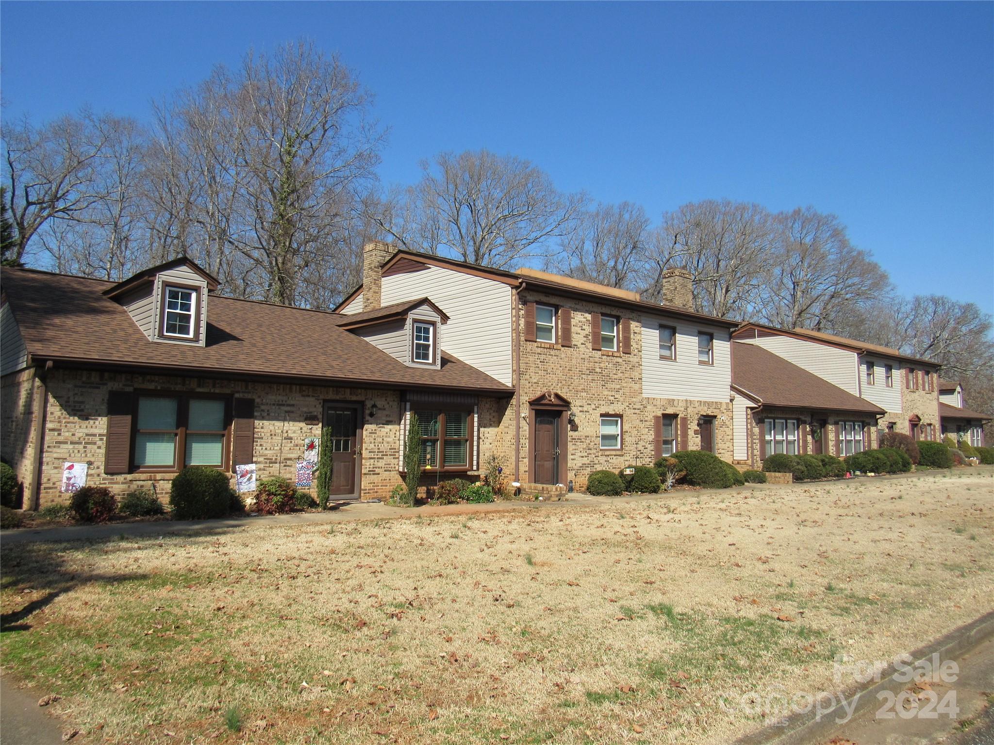 Townhouse at 171 Fox Run Road, Forest City, photo 3 of 32