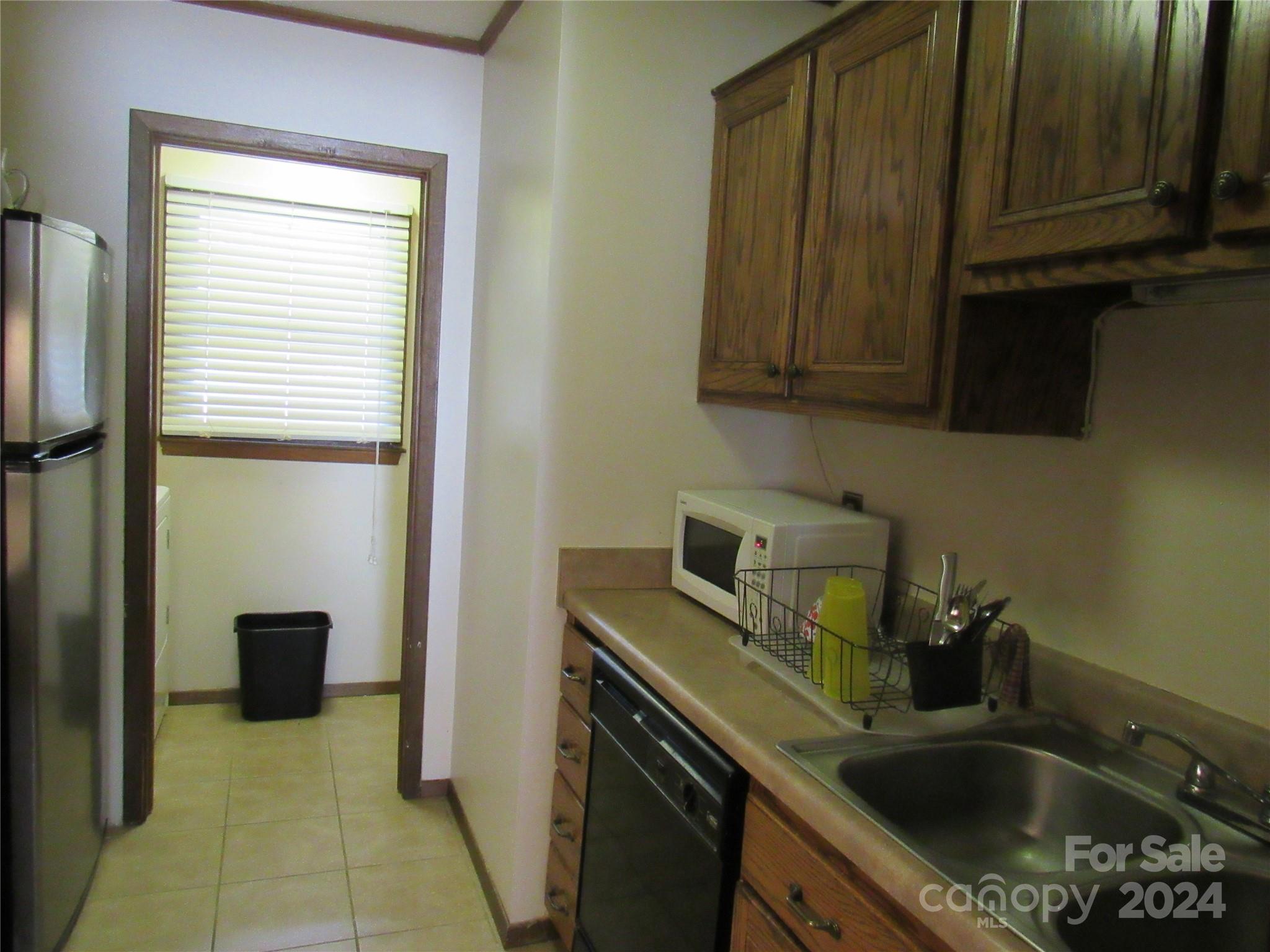 Townhouse at 171 Fox Run Road, Forest City, photo 6 of 32