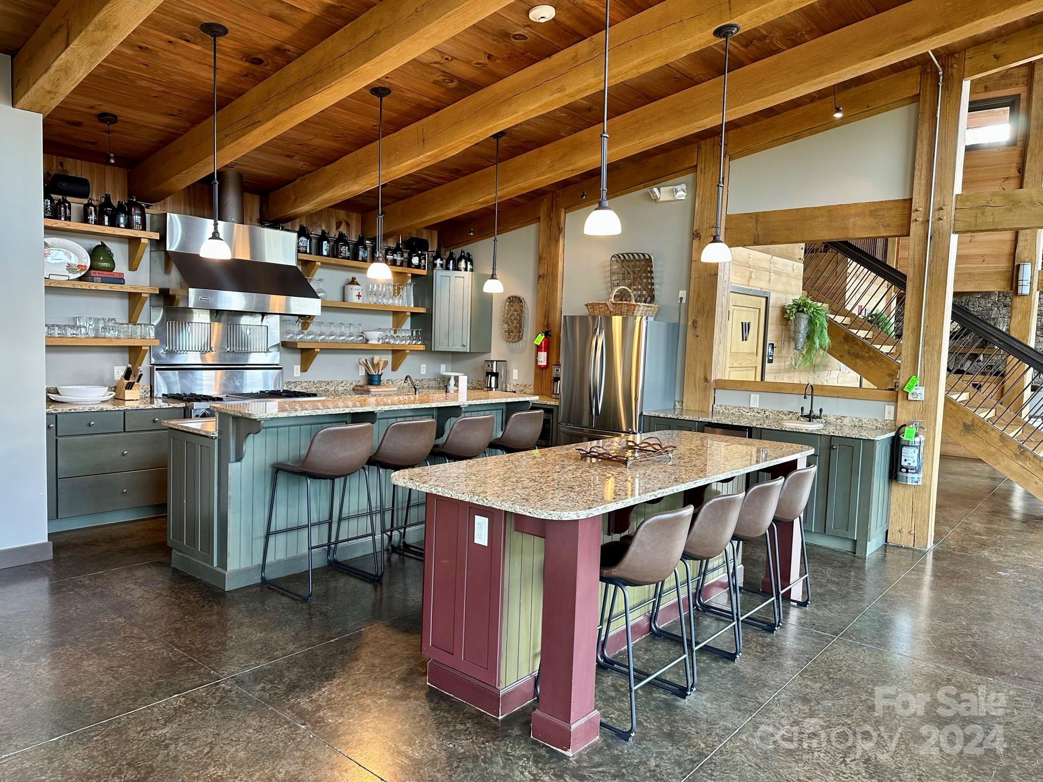 Gather with friends and family at the River Lodge! - 75 Raccoon Run, Marshall