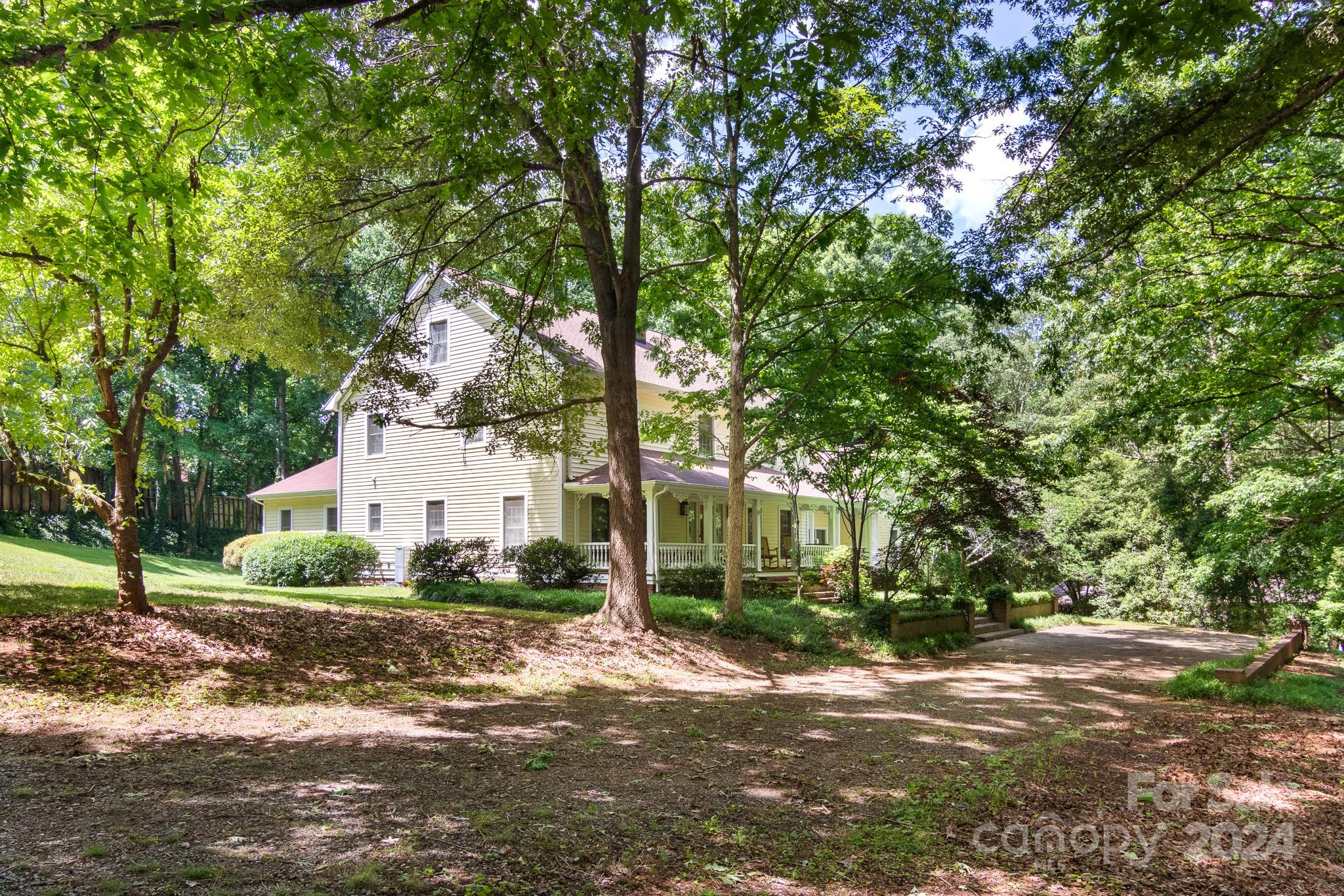 What a lovely setting! - 205 Vauxhall Drive, Shelby