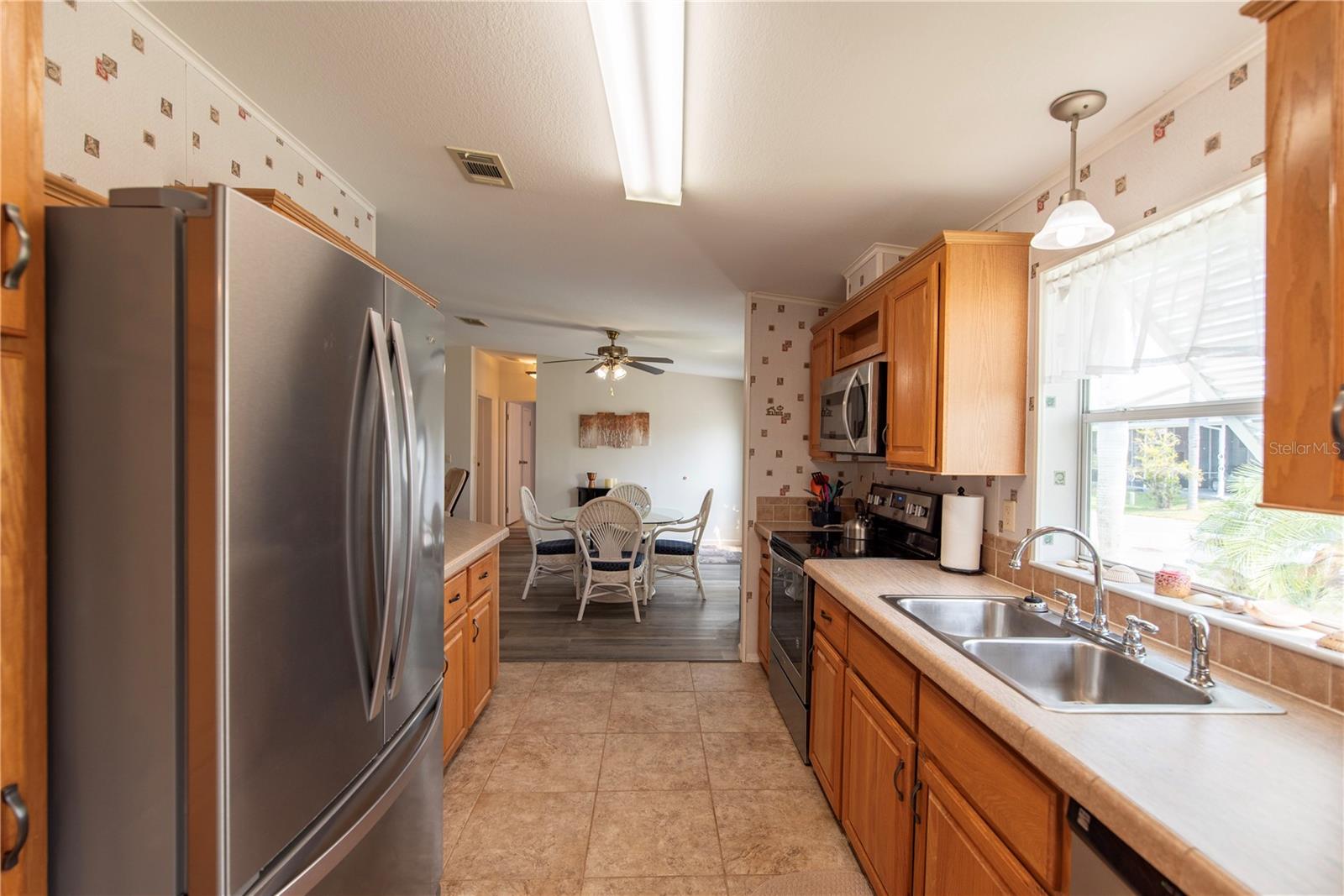 Kitchen - 23 HOLLAND DR, PUNTA GORDA