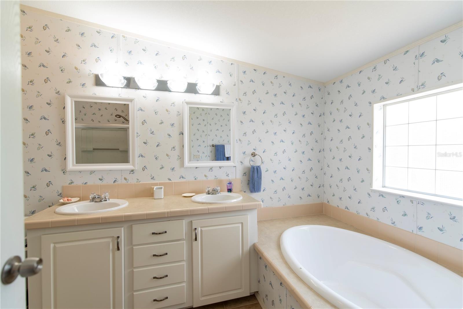 Master Bath - 23 HOLLAND DR, PUNTA GORDA
