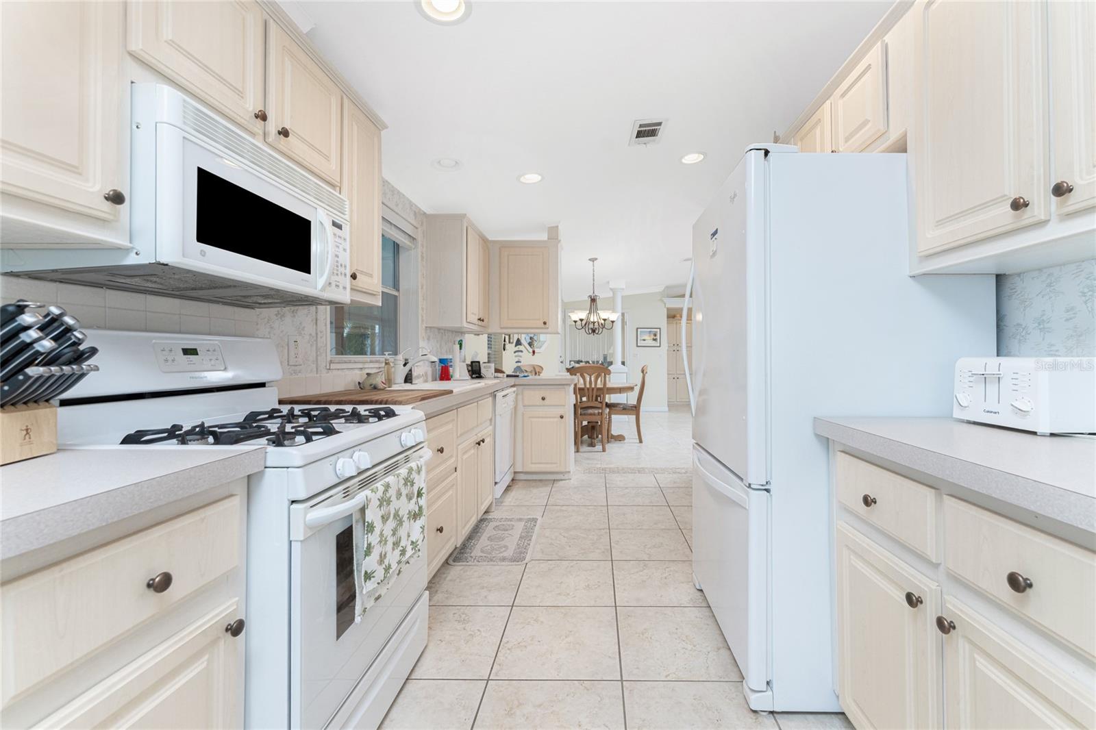 Manufactured Home at 63 WINDMILL BLVD #204O, PUNTA GORDA, photo 14 of 56