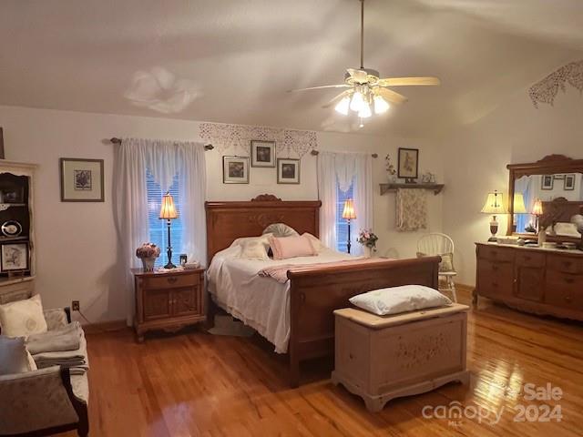 Single Family Residence at 1240 Gaddy Road S, Nebo, photo 16 of 48