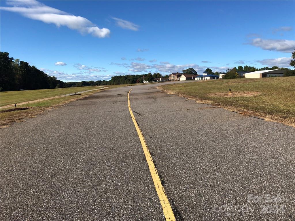 Taxiway - Lot 3 Rutan Court, Mooresville