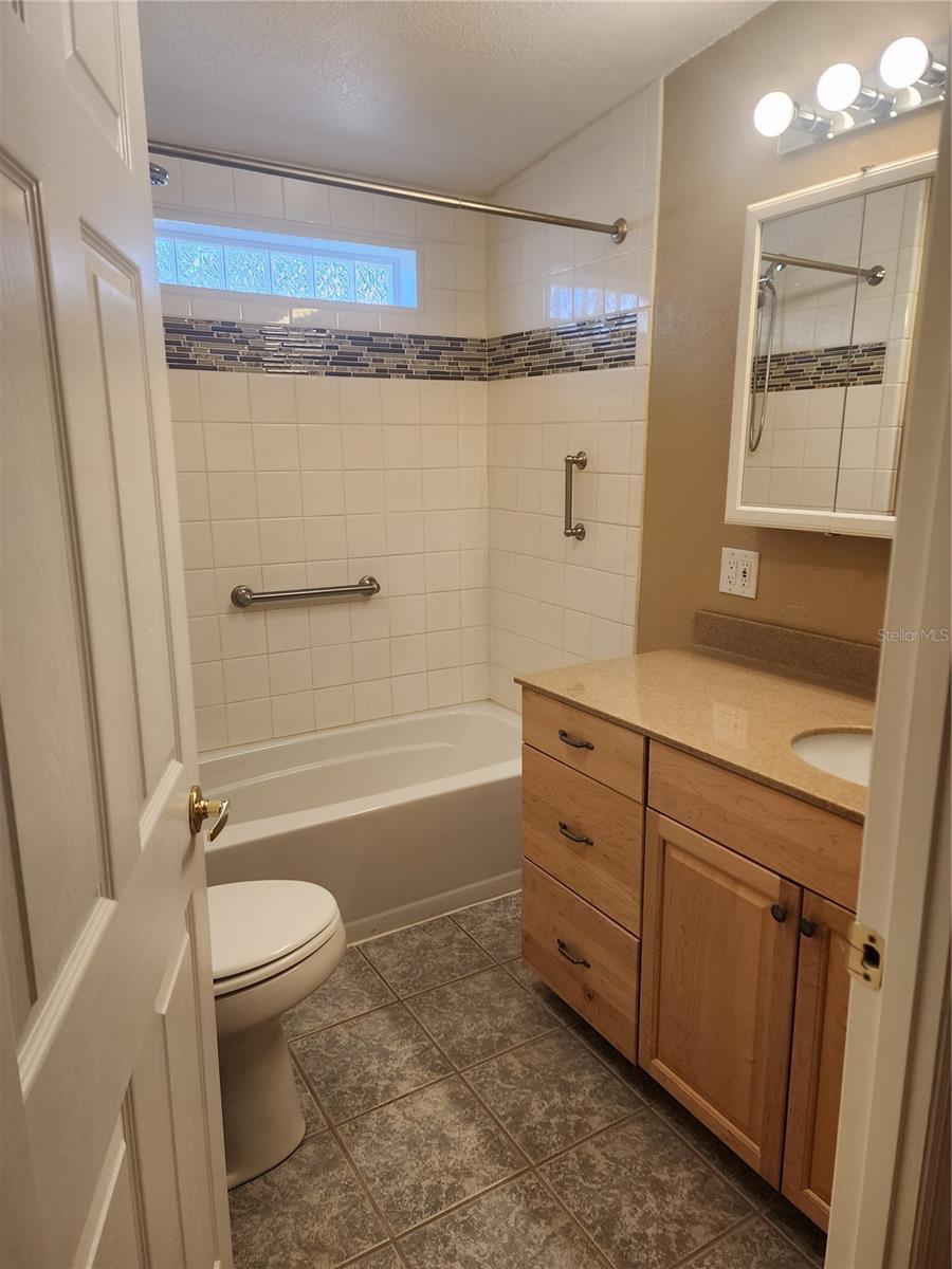 GUEST BATH - 14902 ARRENA RD, WINTER GARDEN