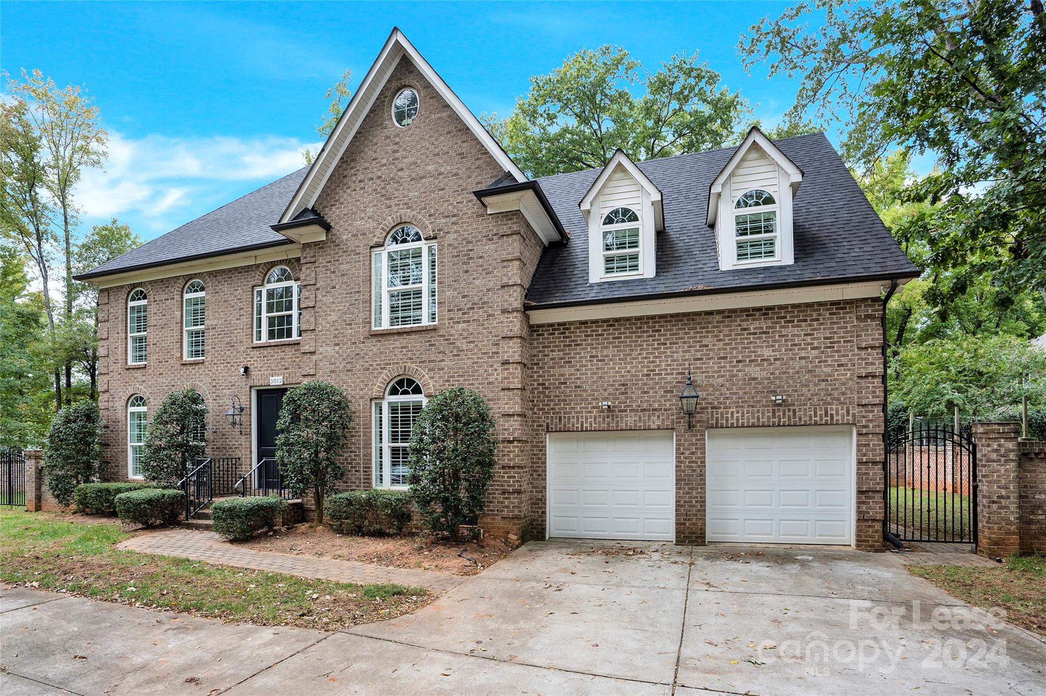 Single Family Residence at 3012 Sharon View Road, Charlotte, photo 2 of 48