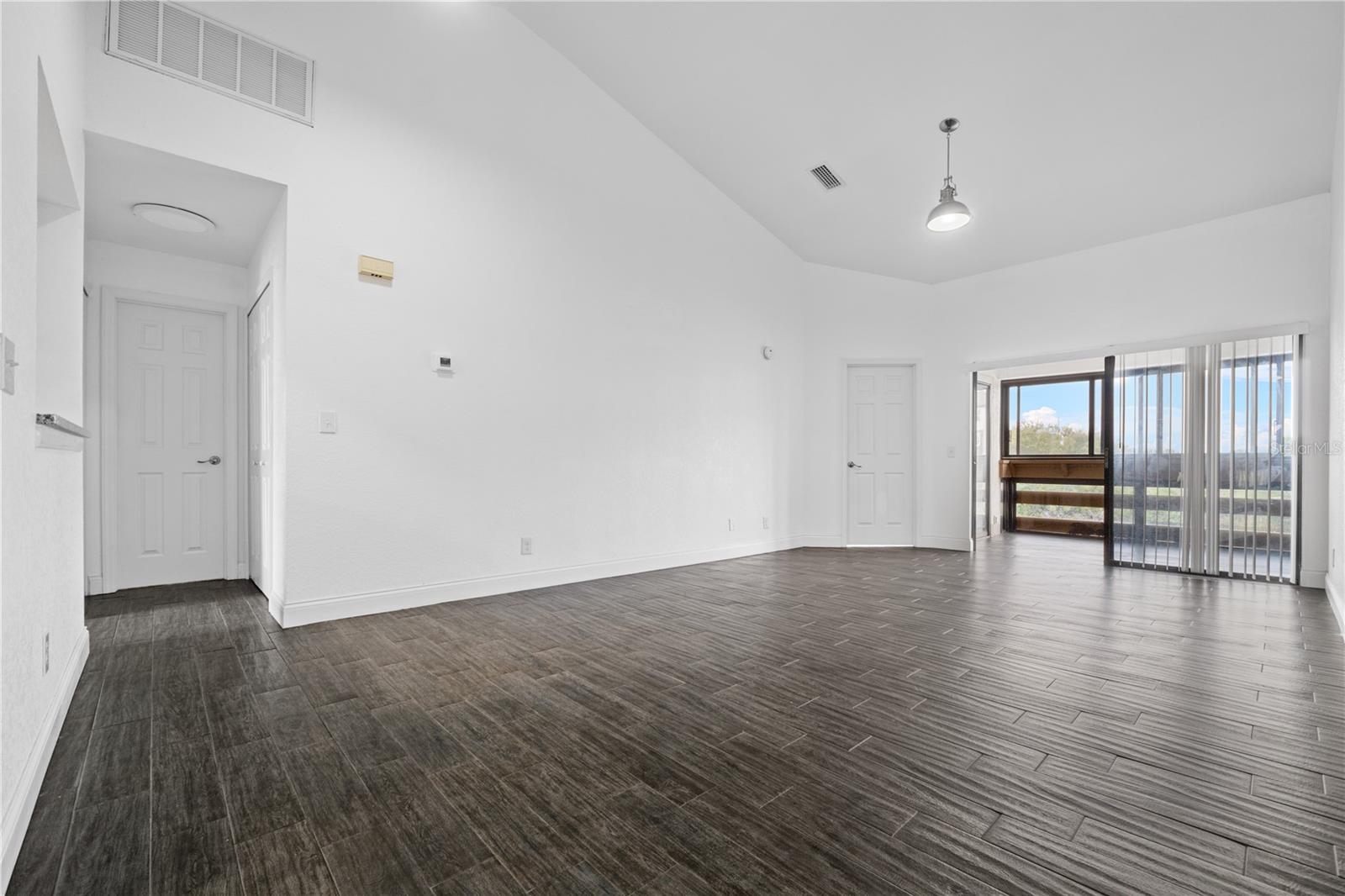 Condominium at 1710 GARDEN LAKE DR #1710, WINTER HAVEN, photo 8 of 21