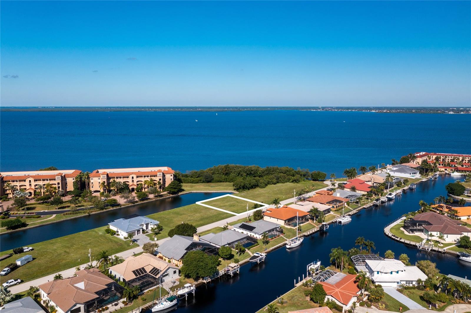 65 COLONY POINT DR