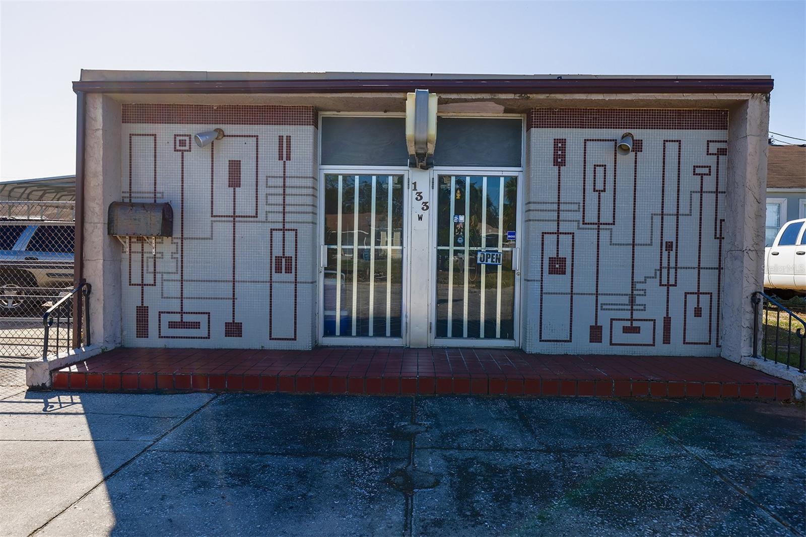 133 W STUART AVE