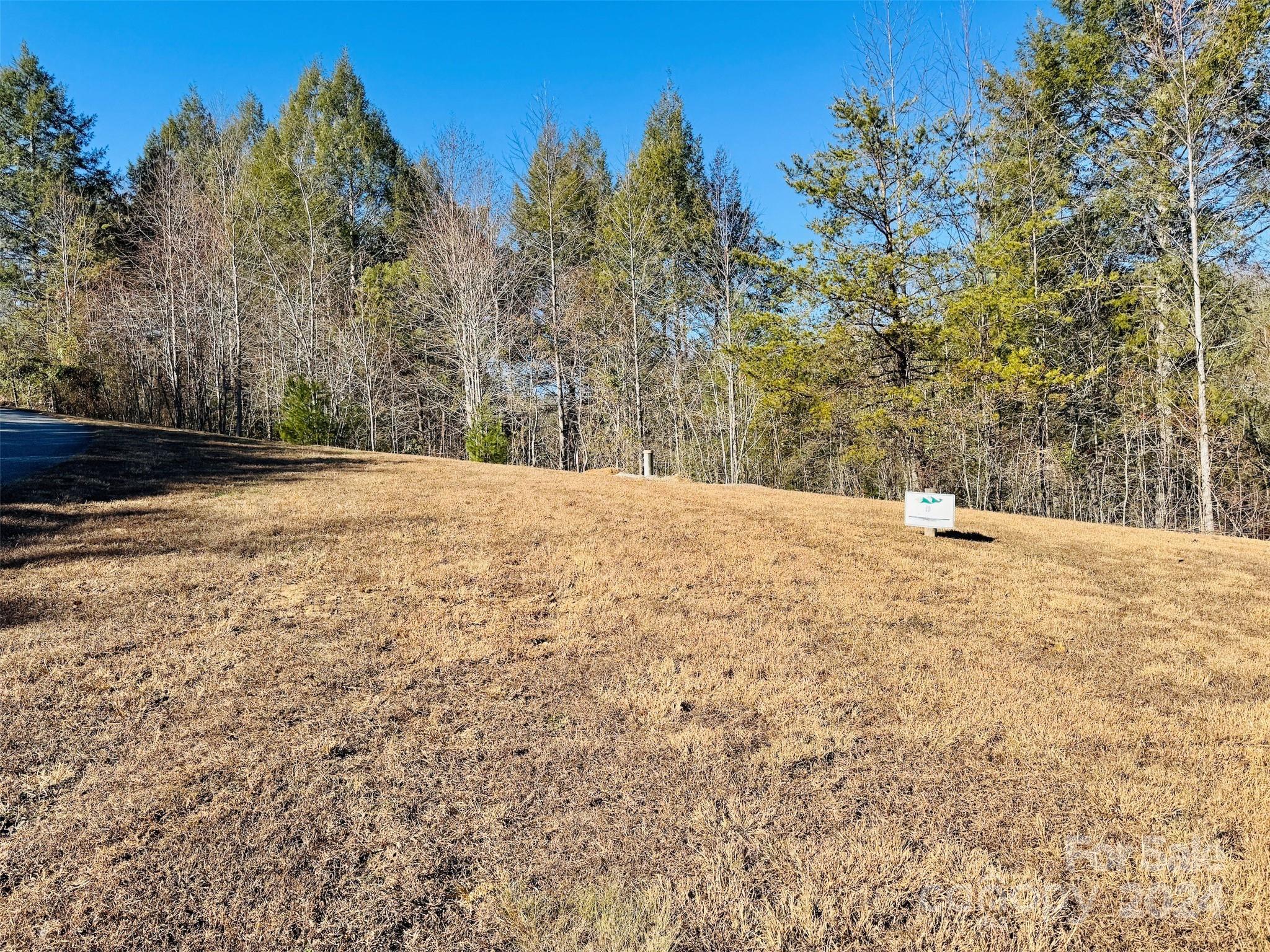 Lot 2A us 1.3 acres near the Round Mountain Parkway entrance to The Coves - 1.3 acres, Lot 2A, 1362 Round Mountain Parkway, Lenoir