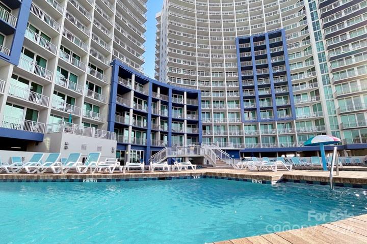 Condominium at 300 N Ocean Boulevard, North Myrtle Beach, photo 2 of 17