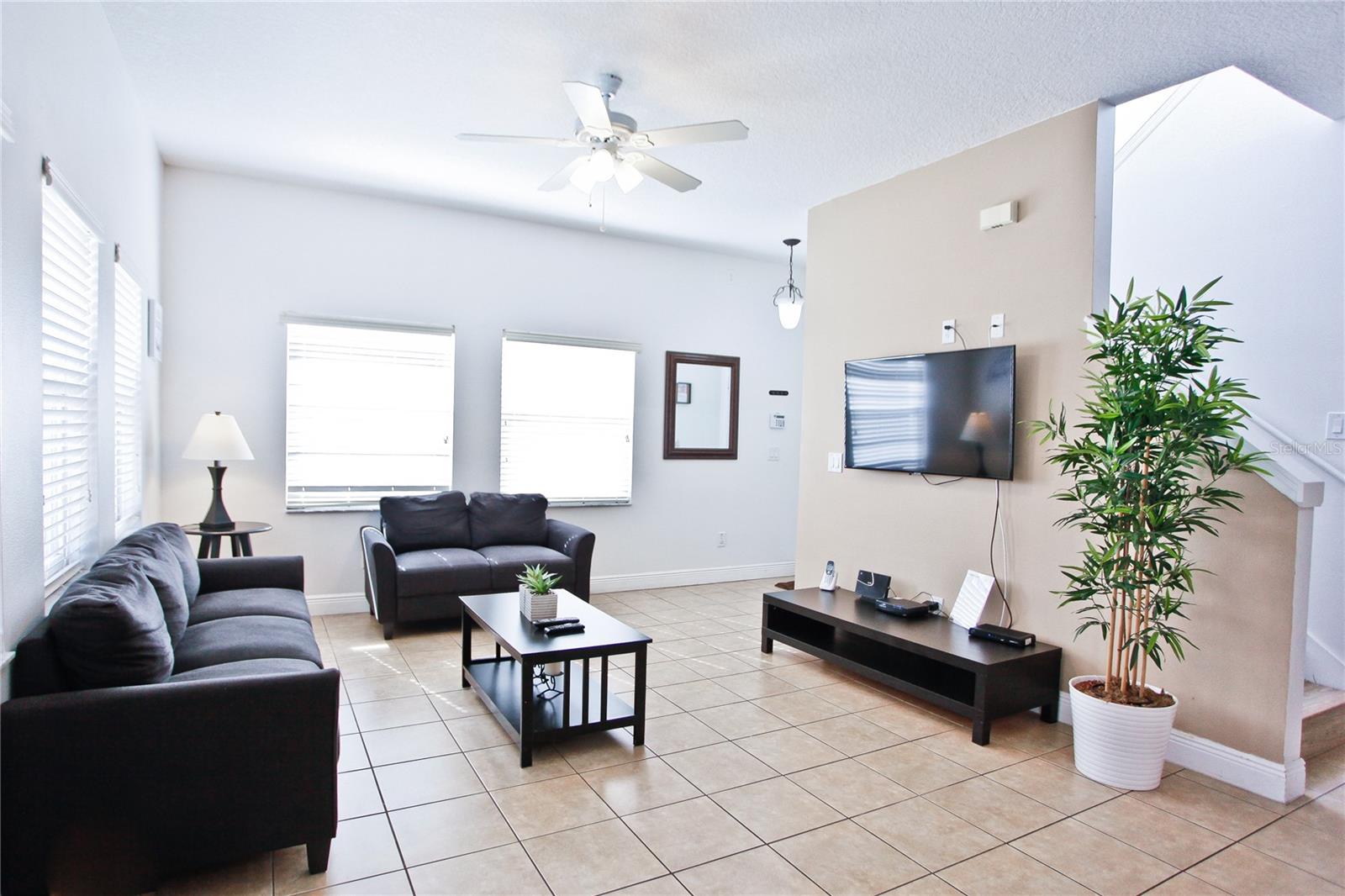 Townhouse at 4577 ALBERTO CIR, KISSIMMEE, photo 3 of 16