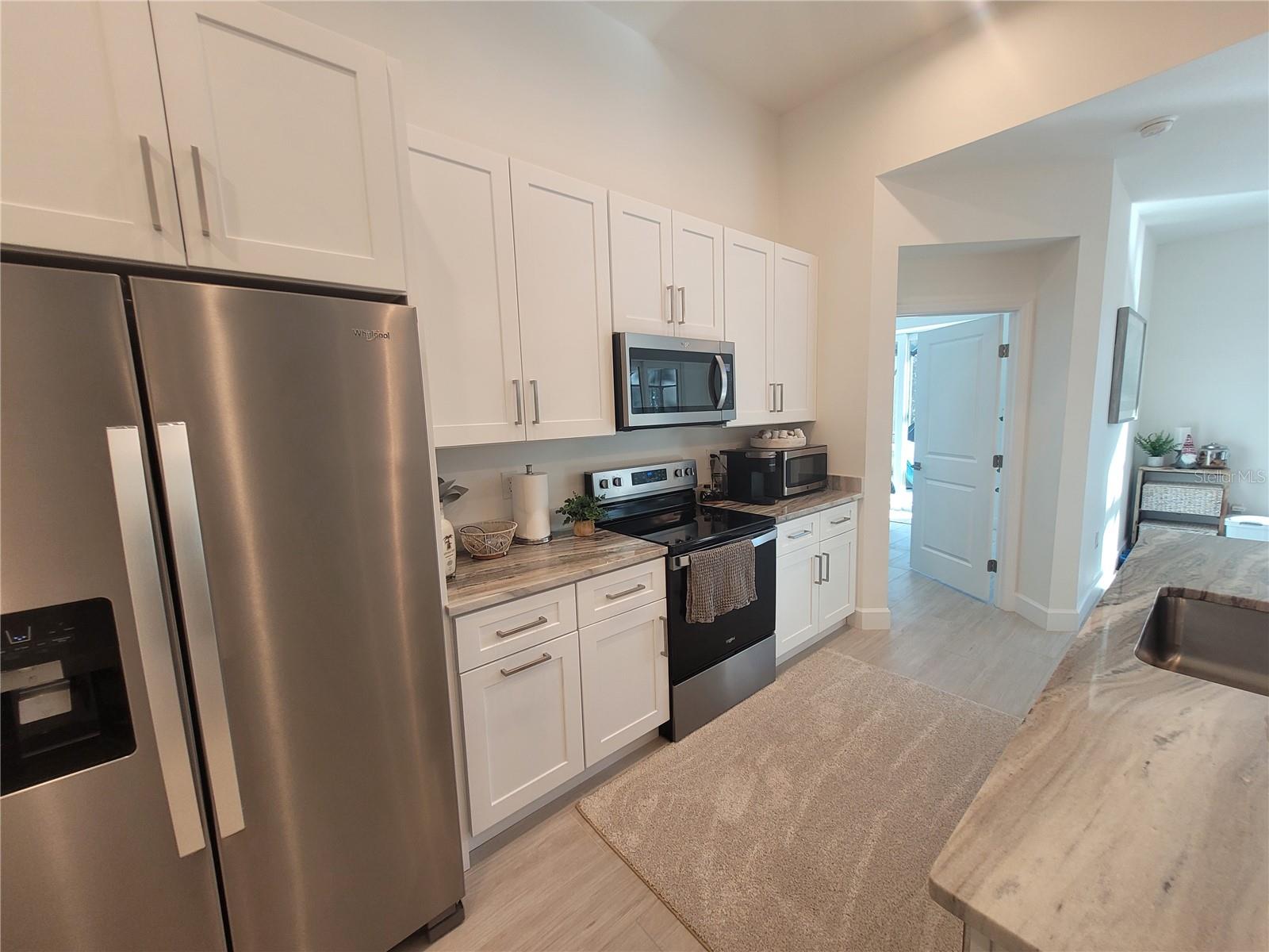 Single Family Residence at 9174 BENSONHURST LN, ENGLEWOOD, photo 3 of 10