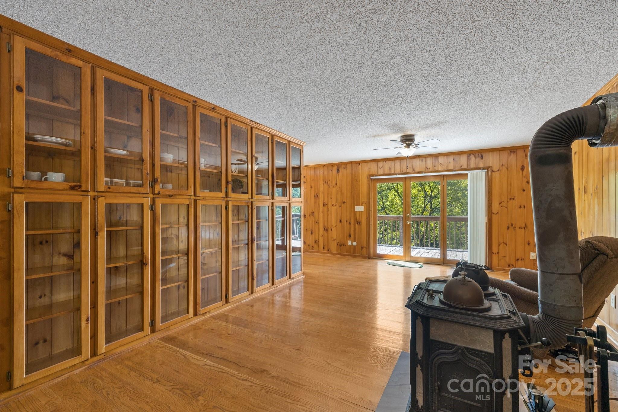 Single Family Residence at 505 Old Home Place Drive, Marshall, photo 7 of 46