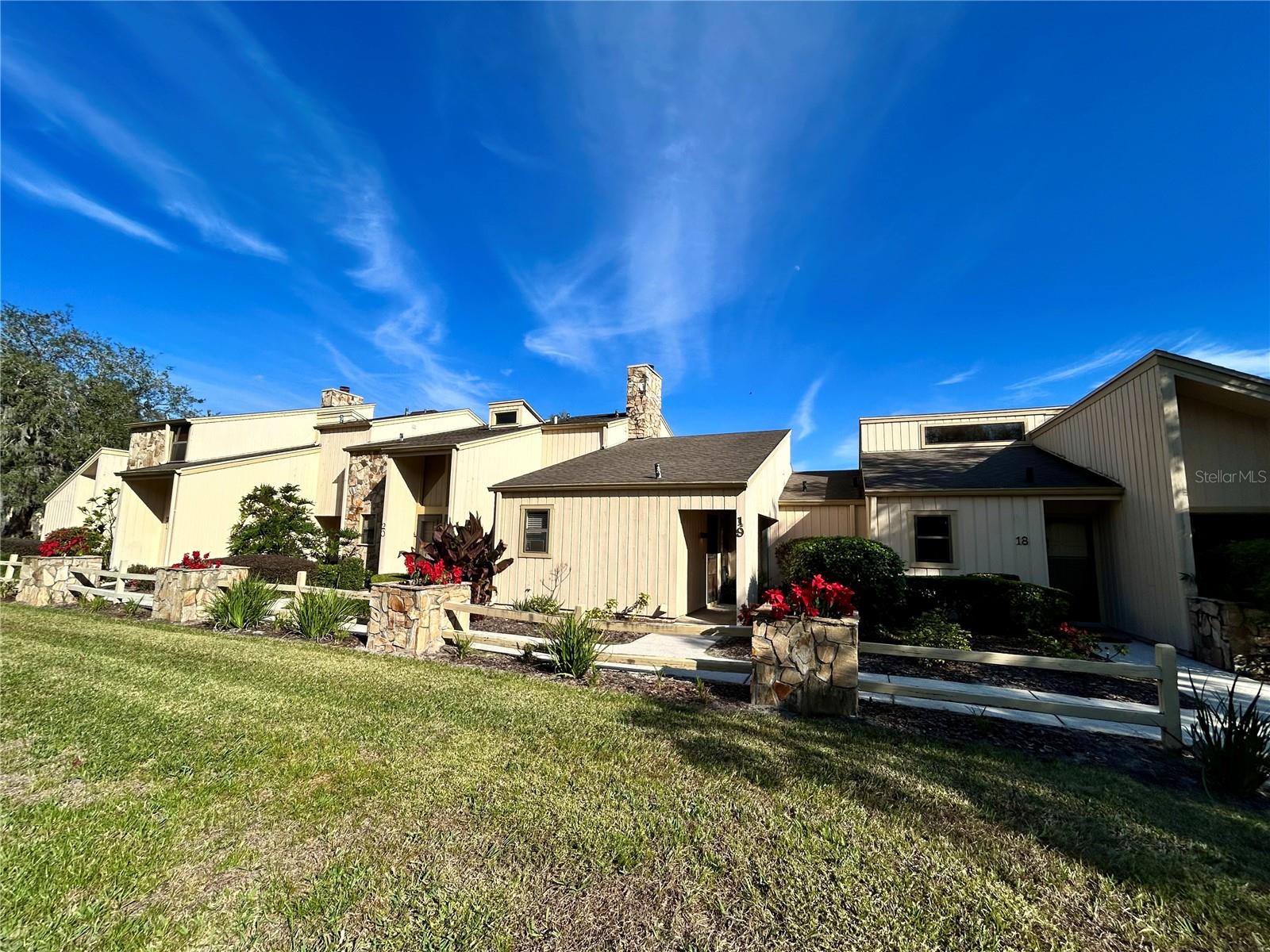 19 ASPEN DR. #19