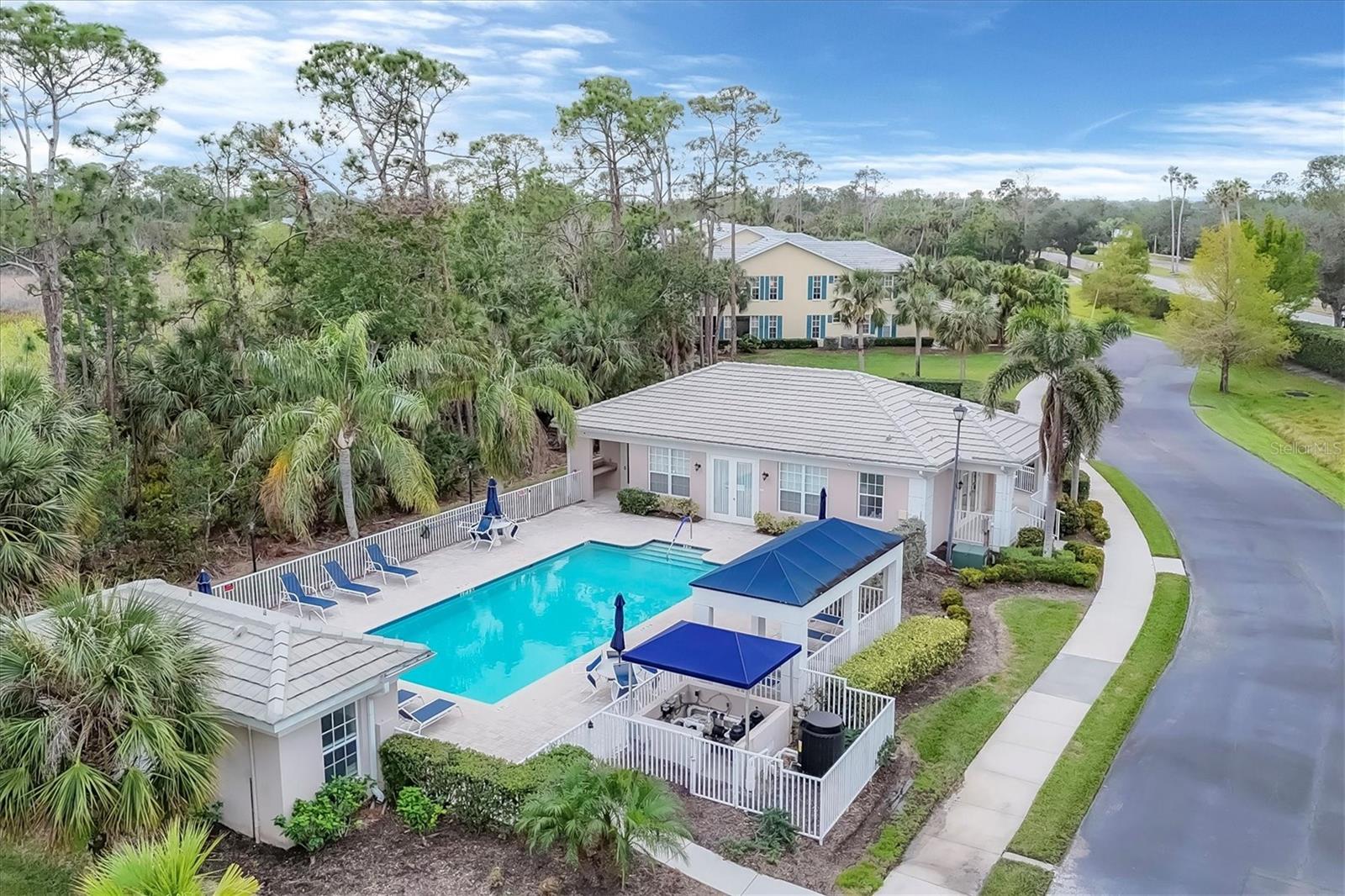 Neighborhood Pool #1 includes small clubhouse - 1647 LANCASHIRE DR #1647, VENICE