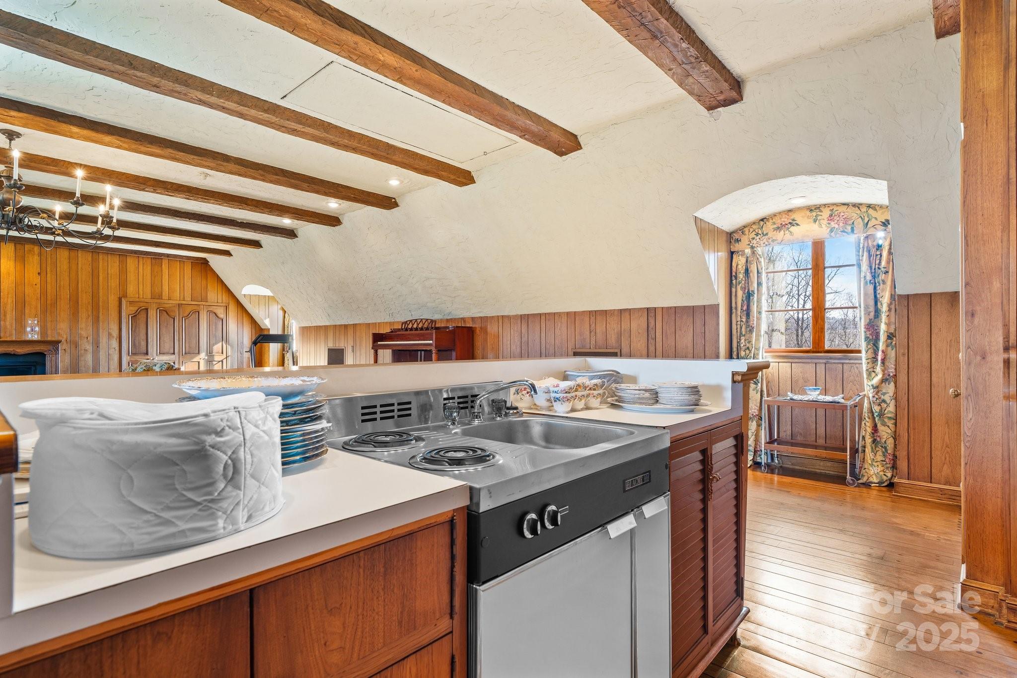 Mini Kitchen in Rec Room - 135 Claron Place SE, Lenoir