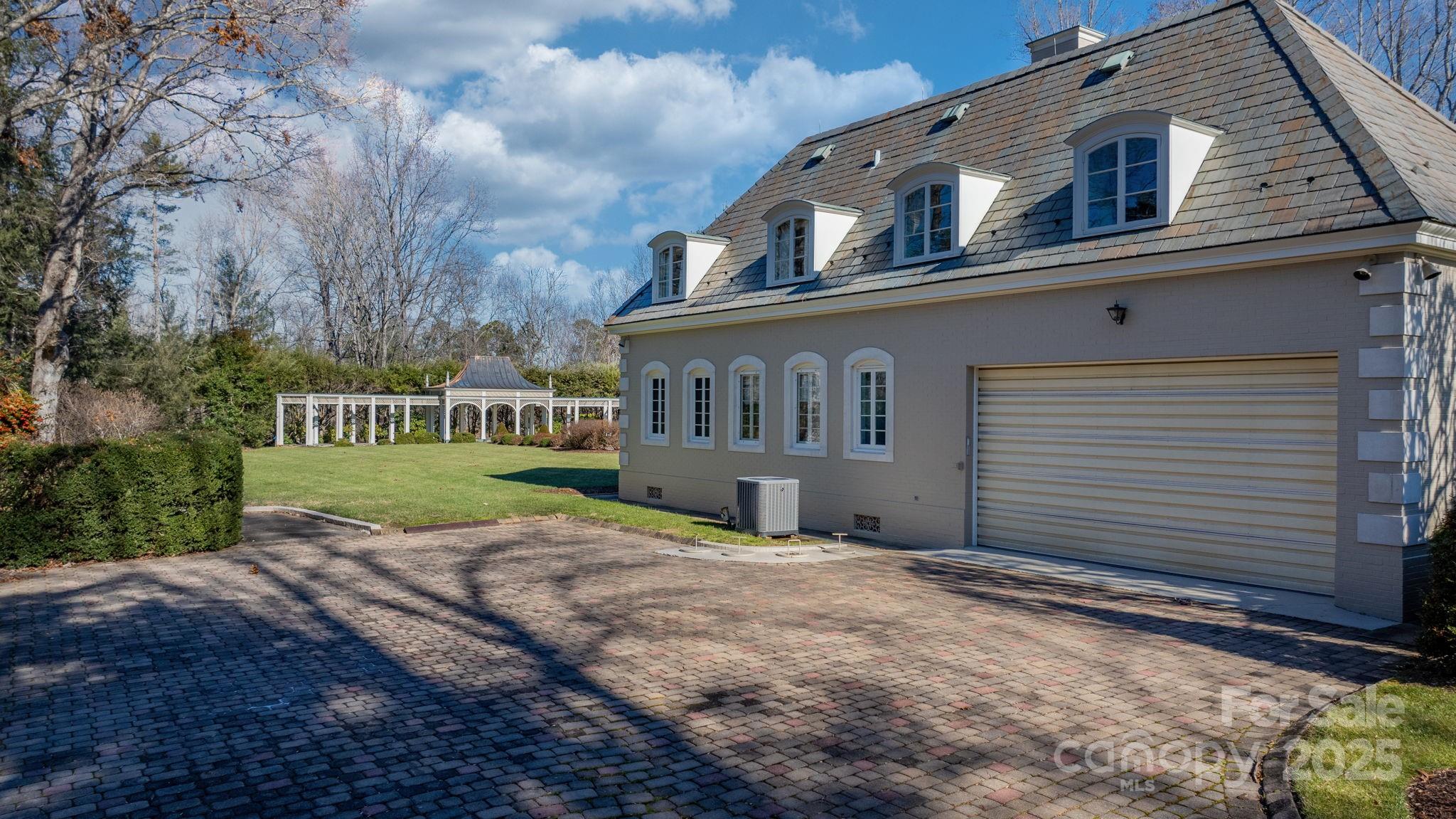 Garage & Side Drive Off Main Drive - 135 Claron Place SE, Lenoir