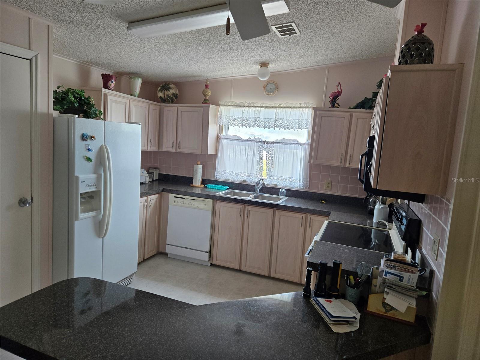 Kitchen - 8479 TANAKA DR, ENGLEWOOD