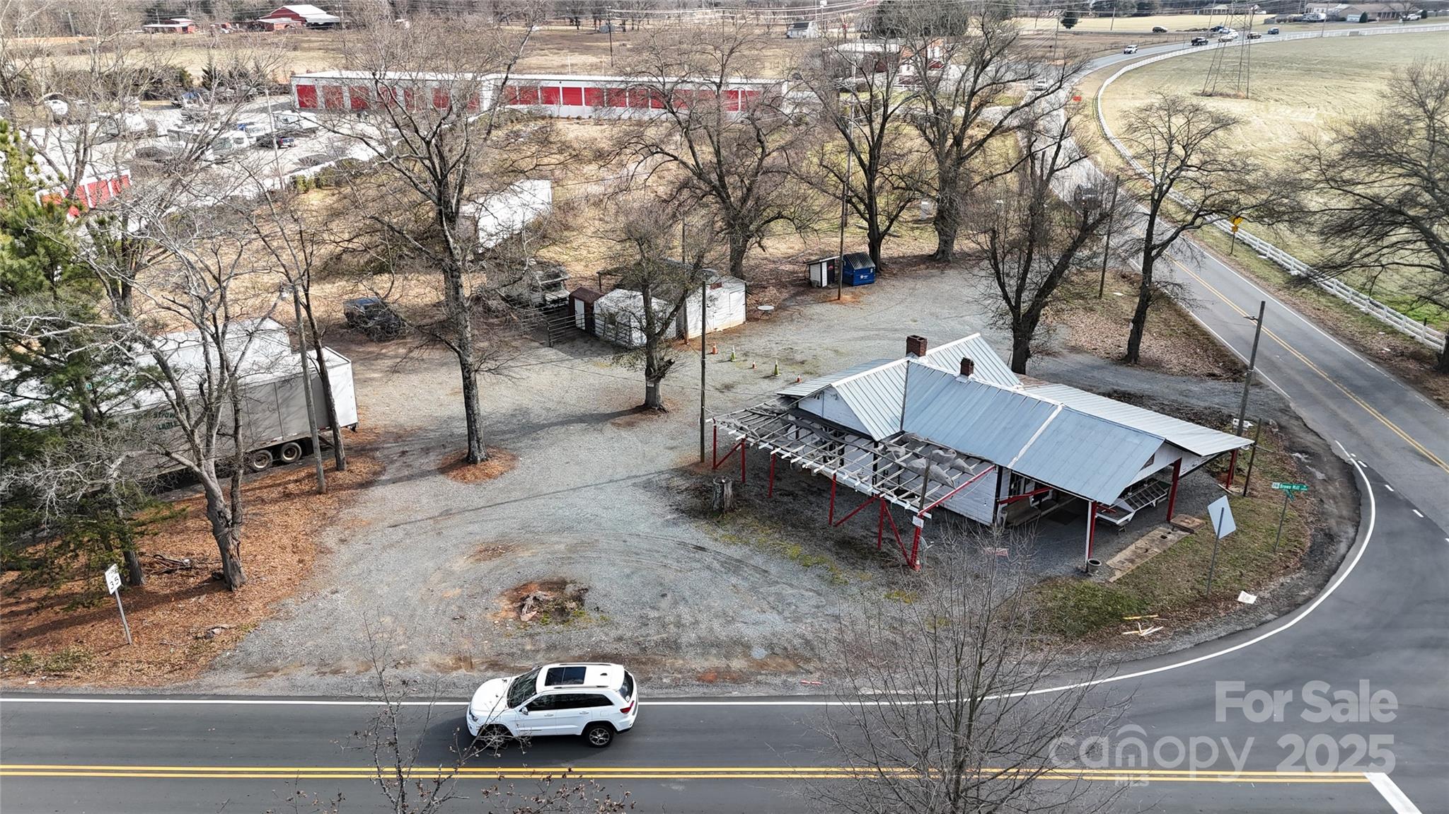 Business at 14909 Beatties Ford Road, Huntersville, photo 7 of 13