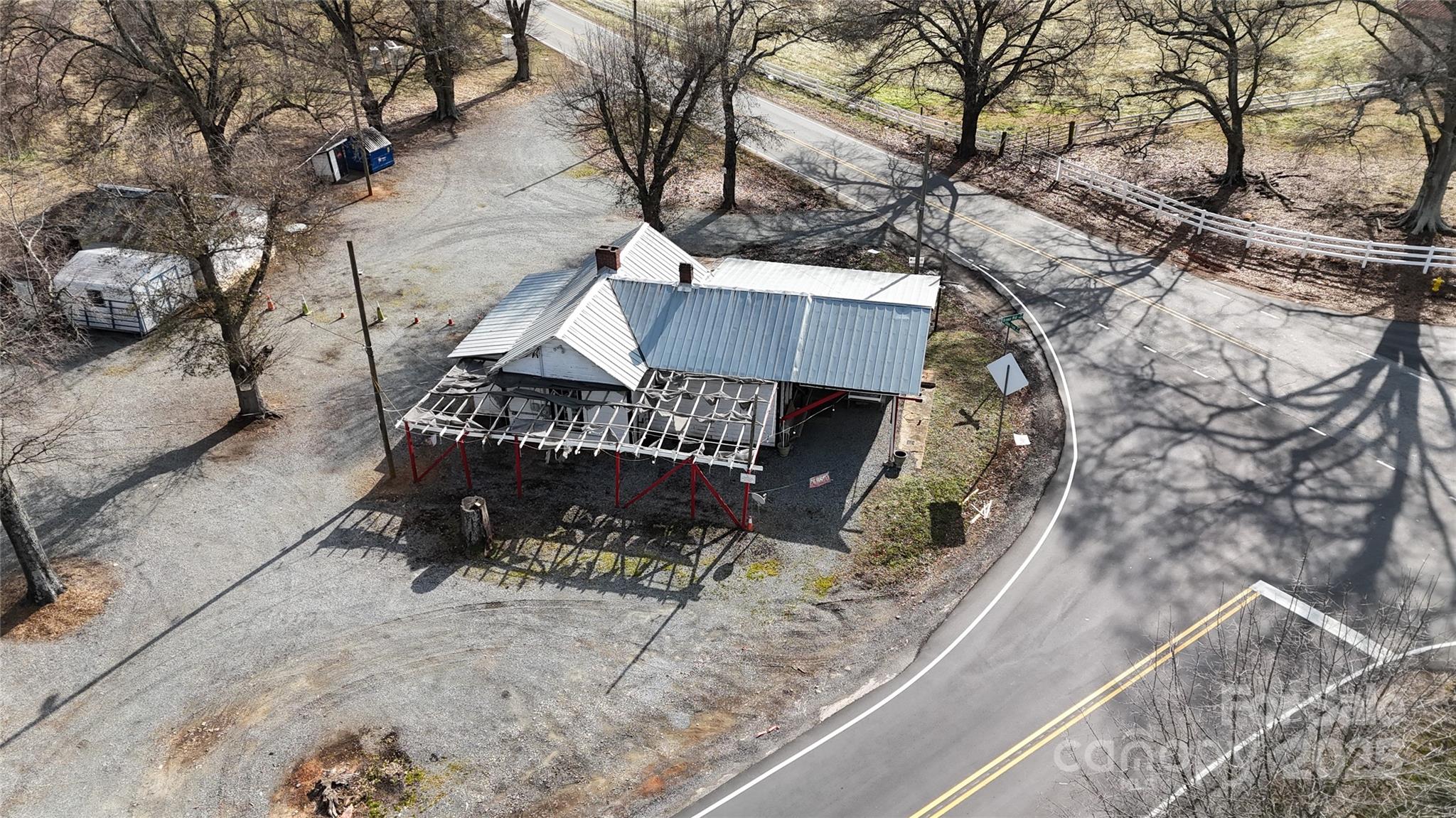 Business at 14909 Beatties Ford Road, Huntersville, photo 8 of 13