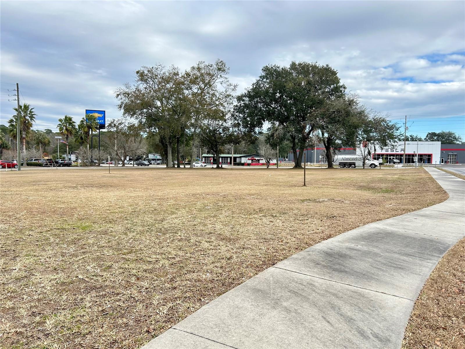 2550 N MAIN ST