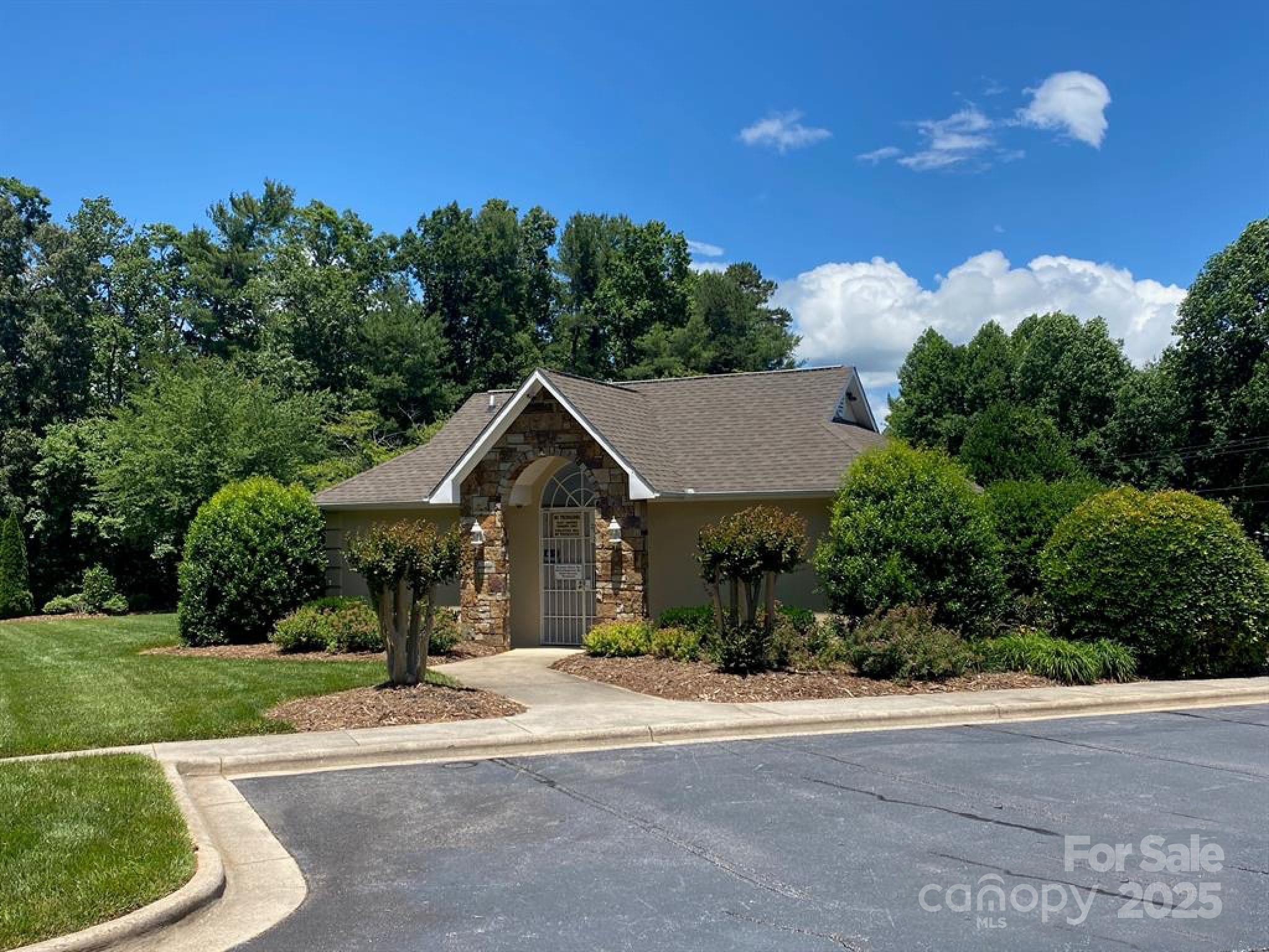 Lot at 1504 Brentwood Place, Morganton, photo 6 of 13