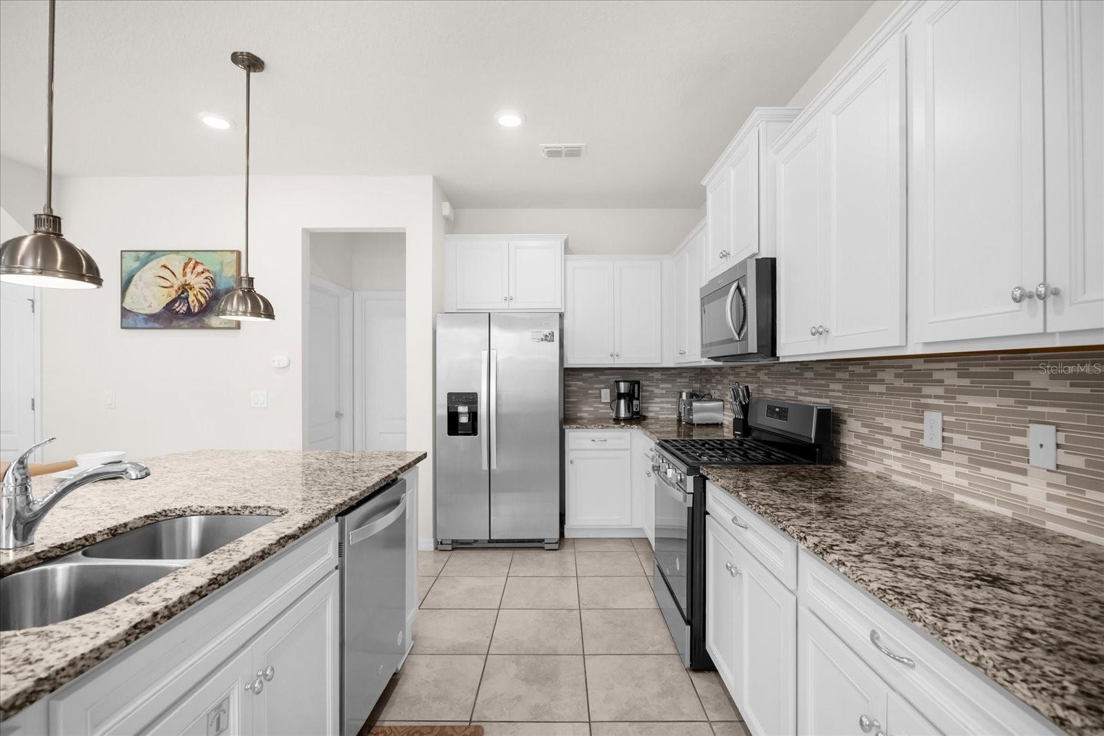 Single Family Residence at 7260 OAKMOSS LOOP, DAVENPORT, photo 12 of 46