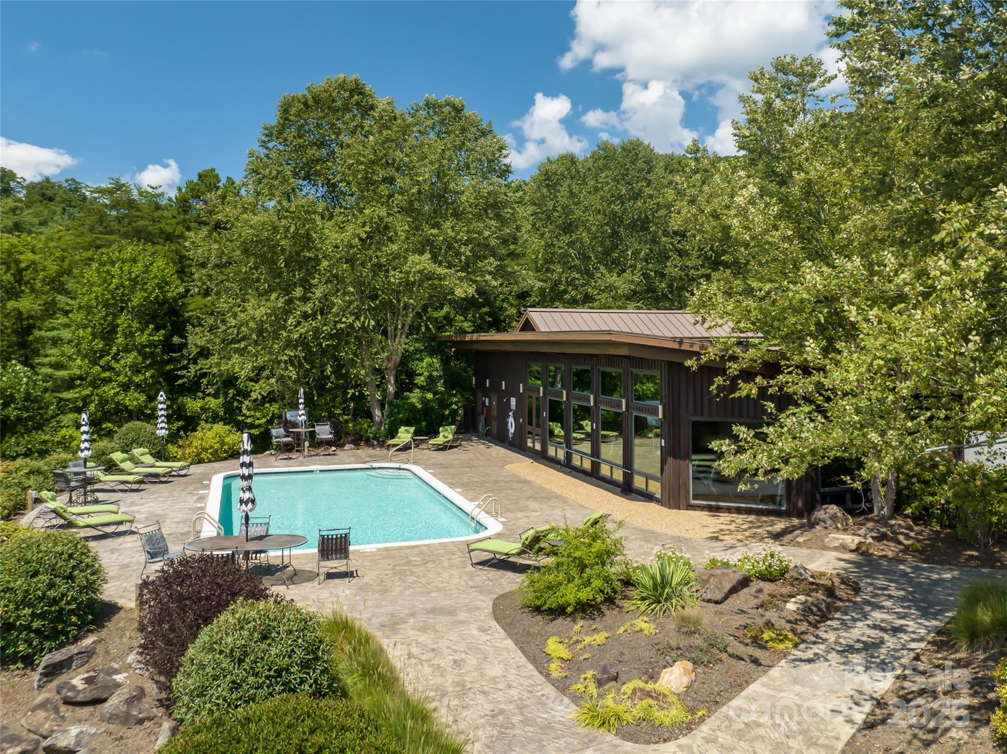 Pool at clubhouse - 101 Red Maple Run, Marshall