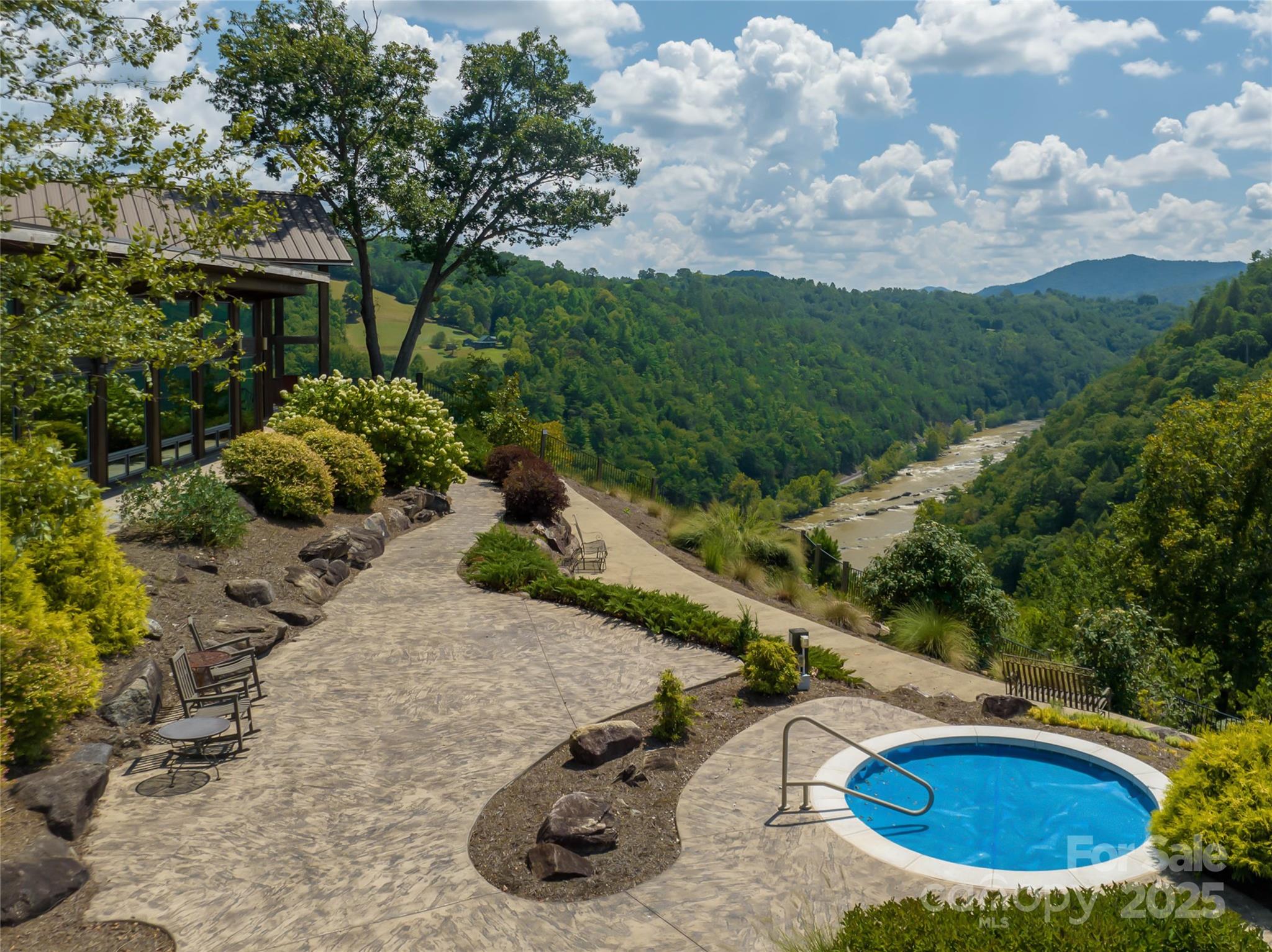 Hot tub overlooking the French Broad River - 101 Red Maple Run, Marshall
