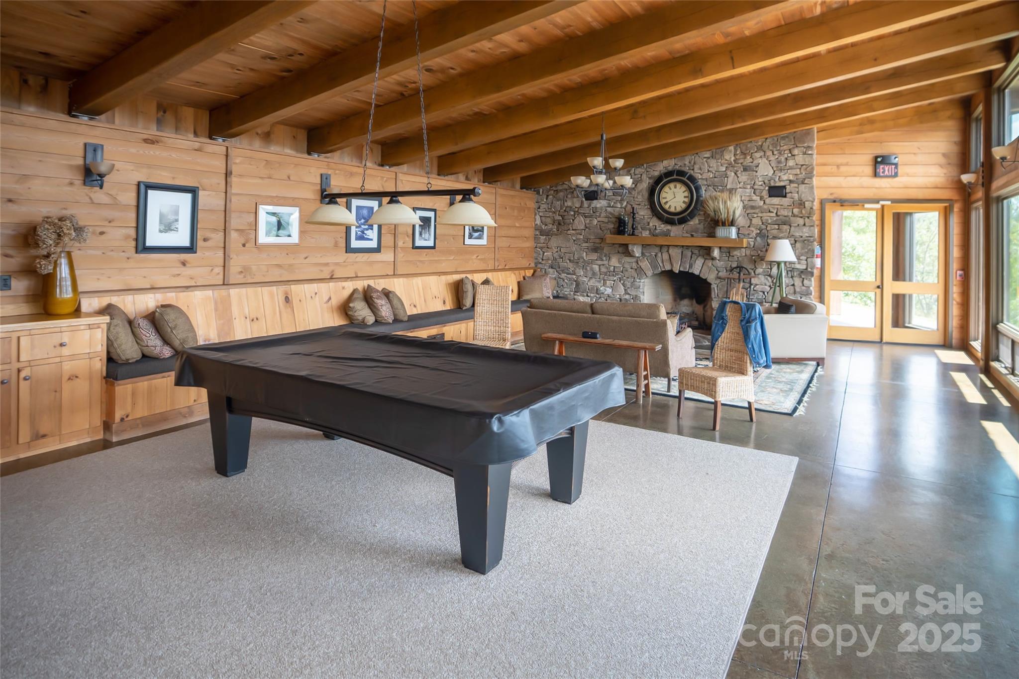 Inside the River Lodge - 101 Red Maple Run, Marshall