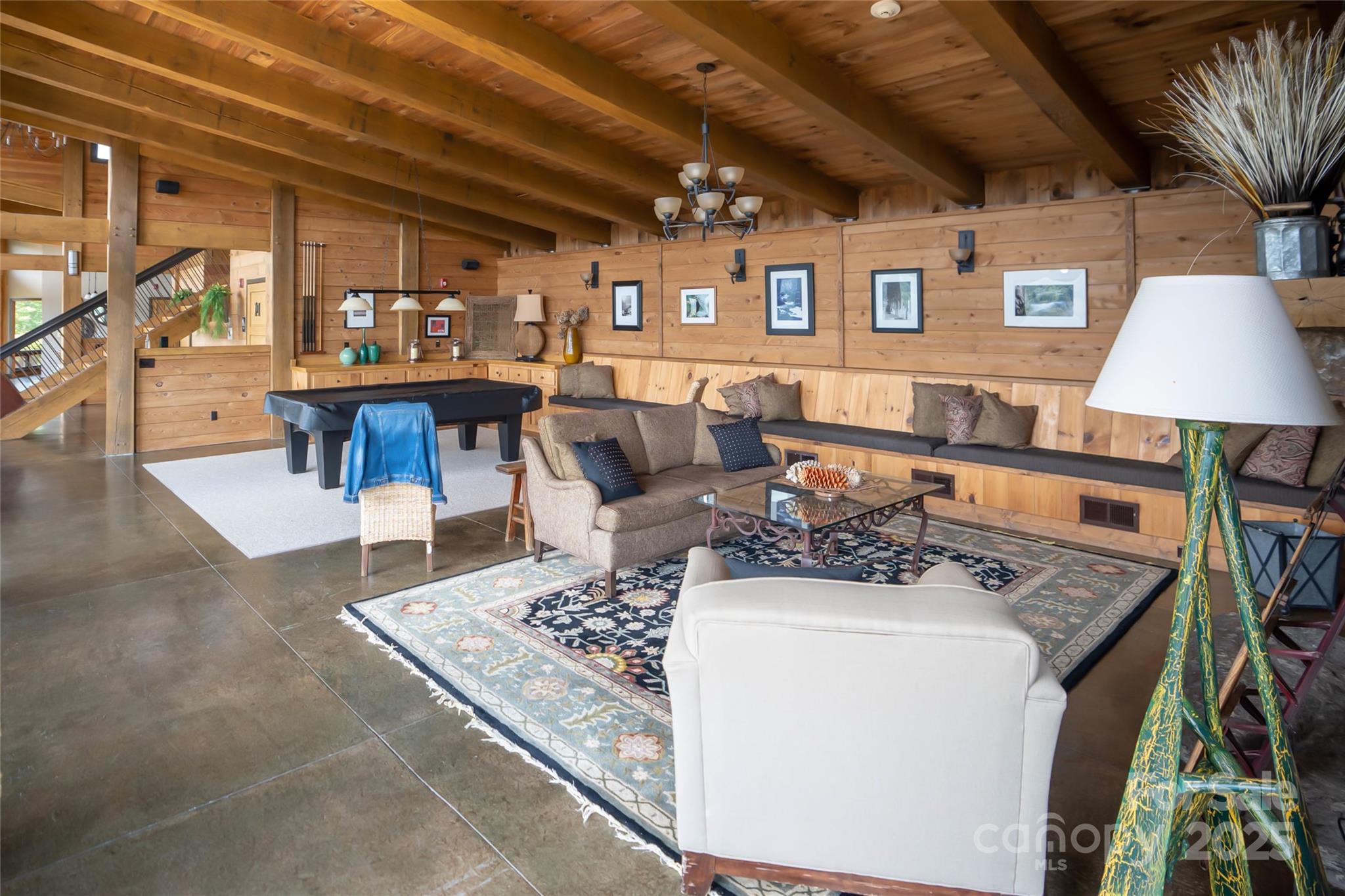 Inside the River Lodge - 101 Red Maple Run, Marshall
