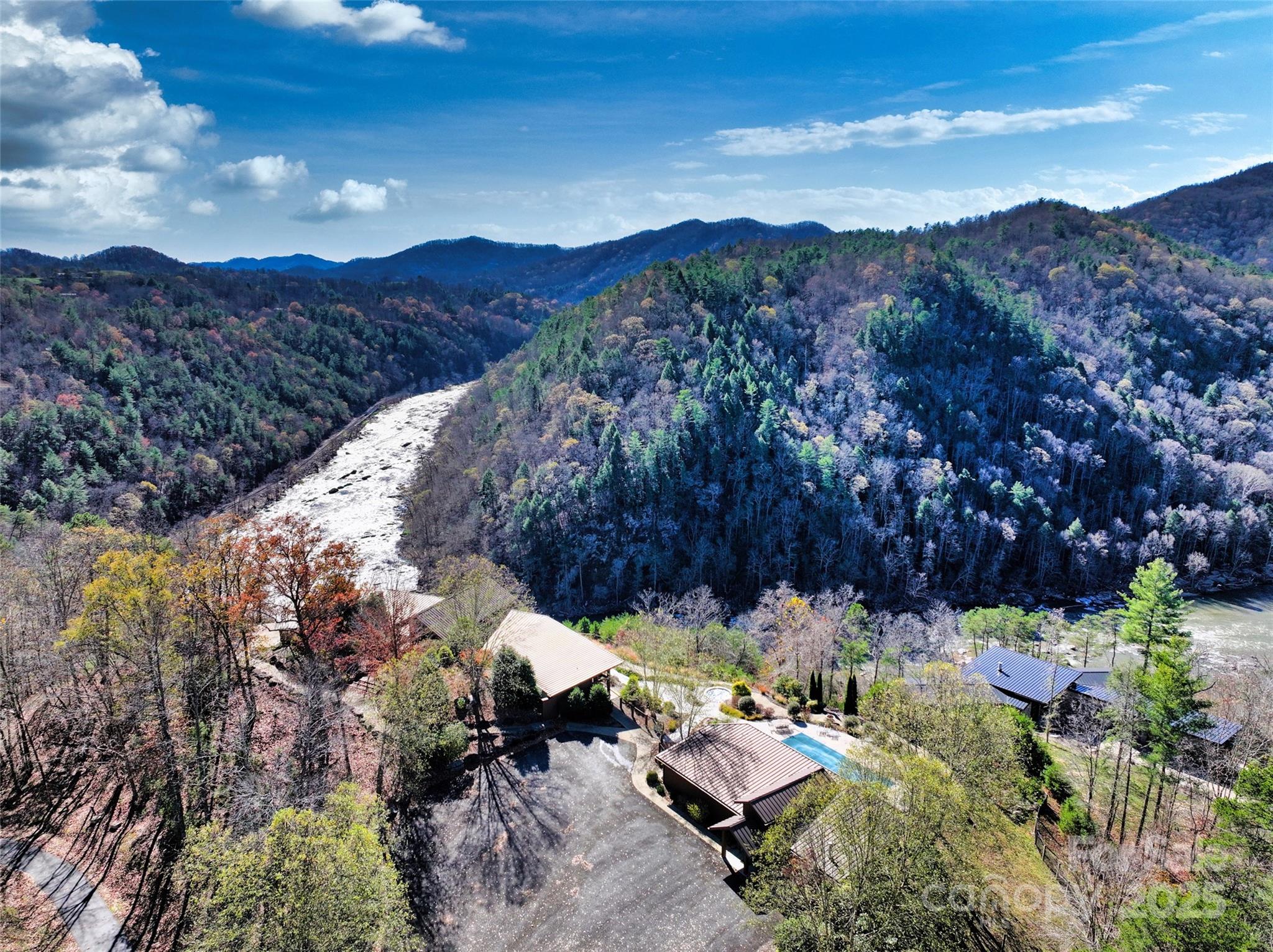 Riverside amenities! - 181 Red Fox Trail, Marshall