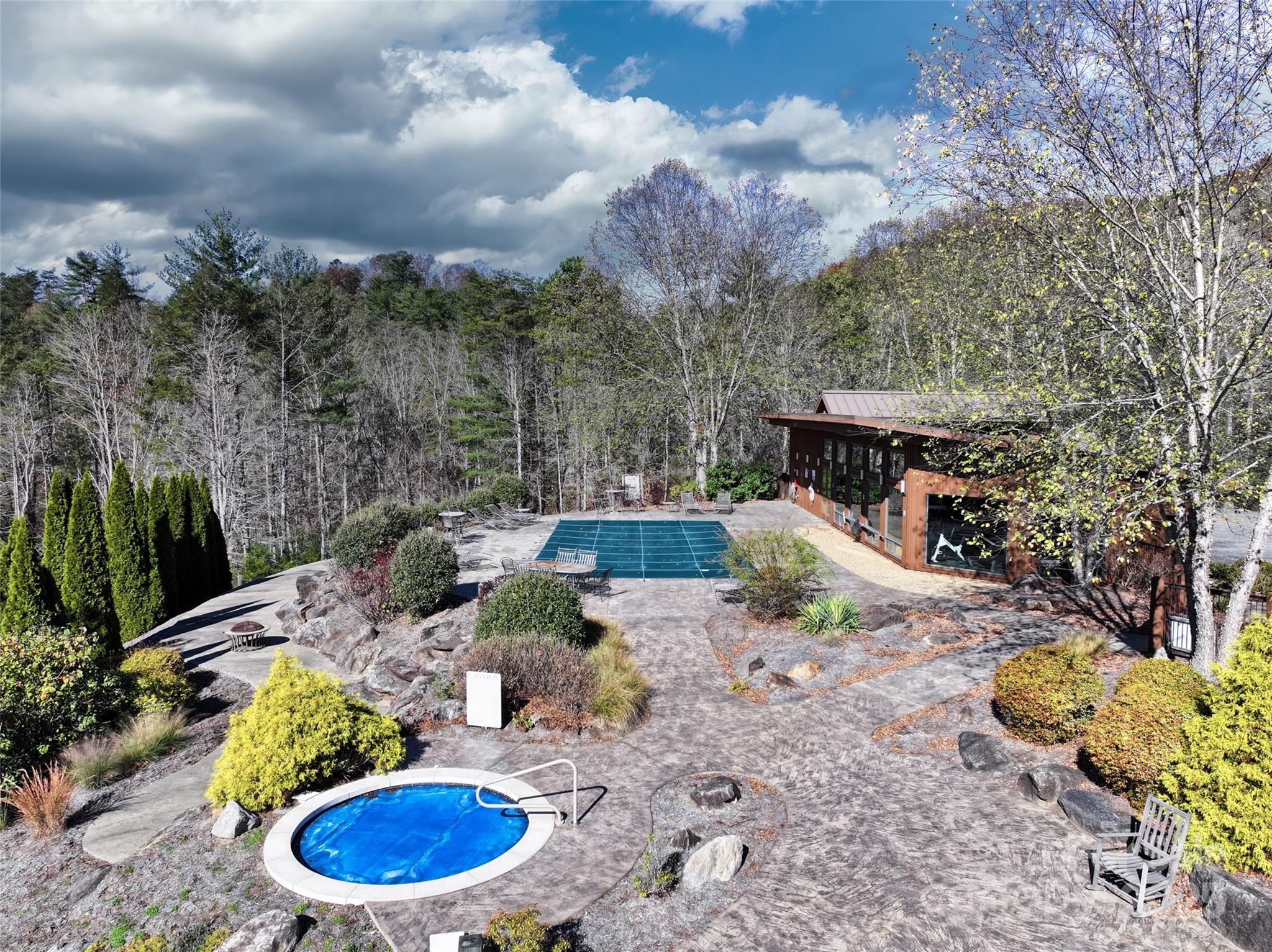 The pool and spa are waiting for summer (and you) to arrive - 181 Red Fox Trail, Marshall