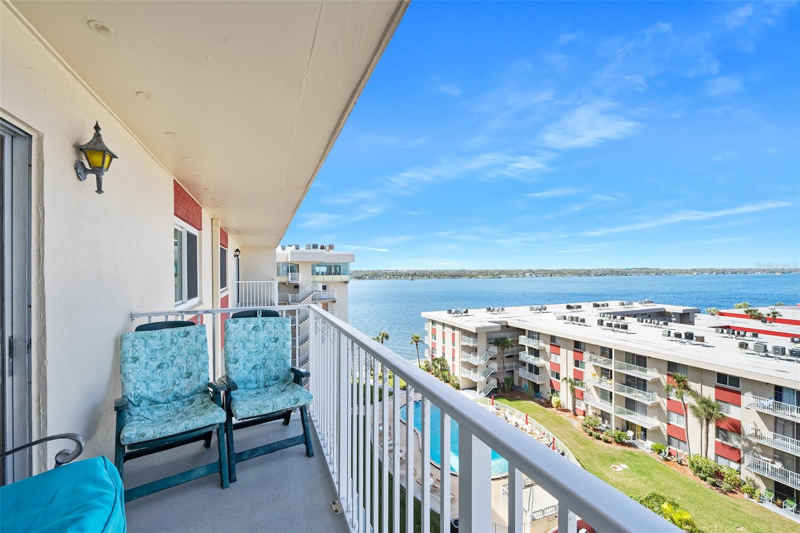 2711 N HALIFAX AVE #890