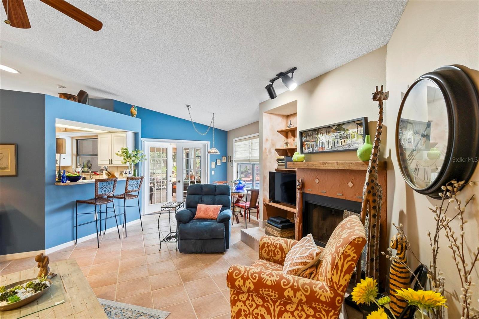 Den opens to pool - 130 BAYSIDE DR, PALM COAST