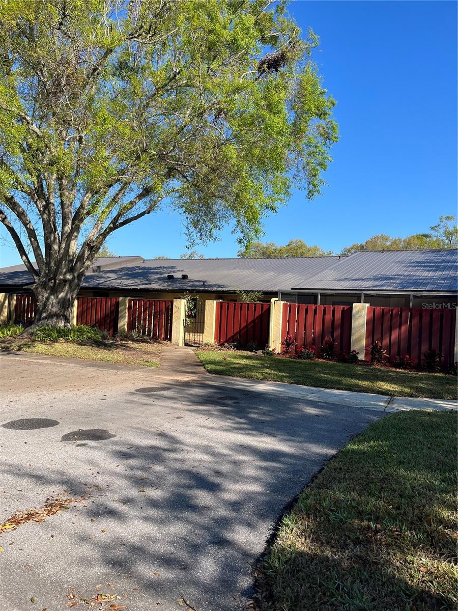 683 BROADMOOR CIR #683