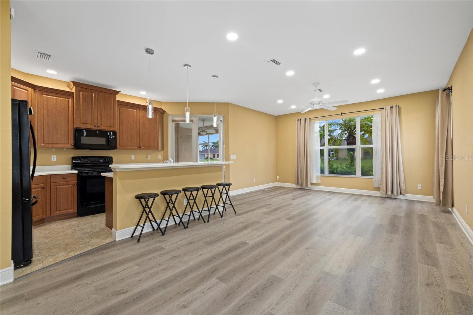 Condominium at 4331 TURNBERRY CIR, NORTH PORT, photo 5 of 25