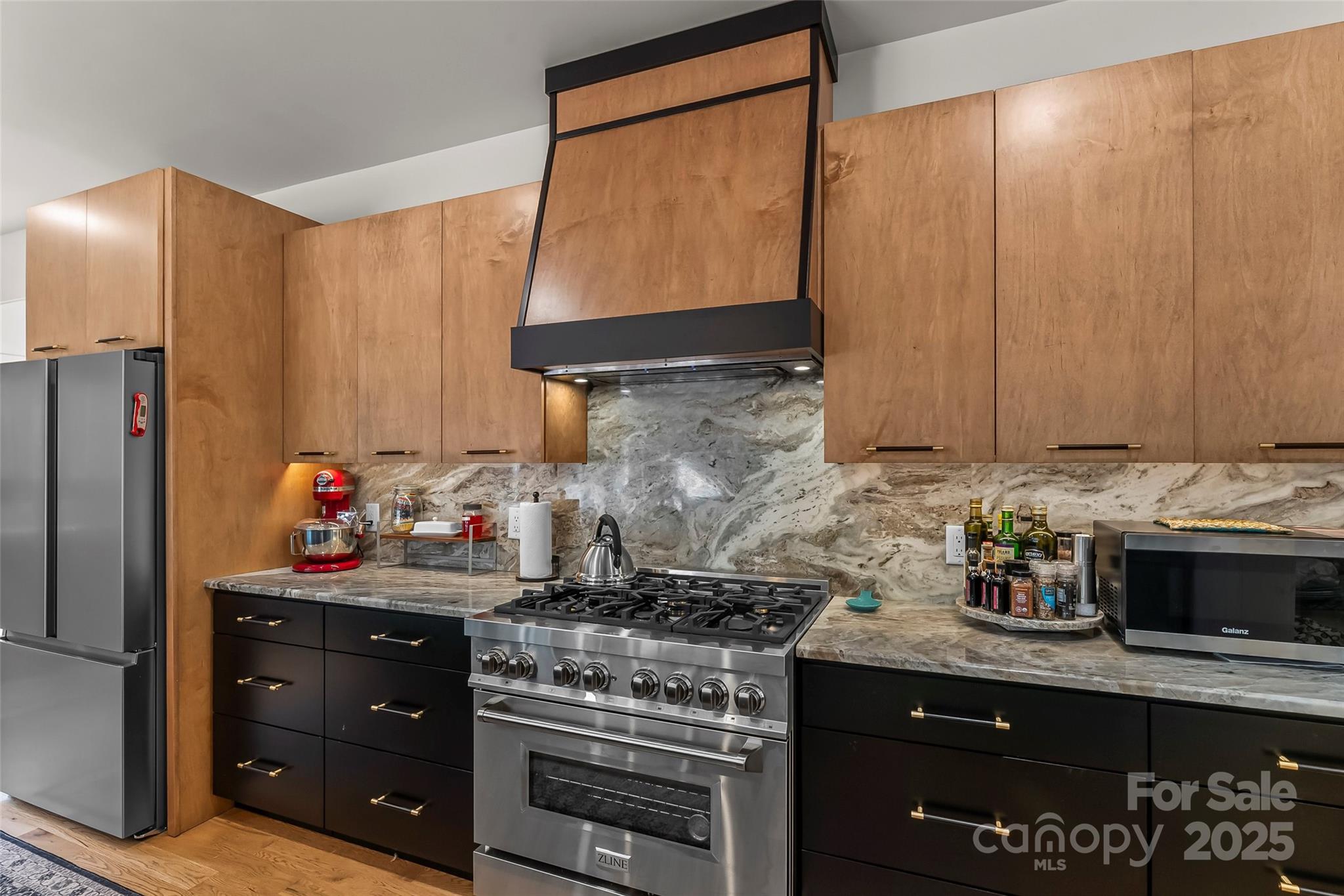 Custom cabinets, new appliances - 1441 Southpointe Drive, Morganton