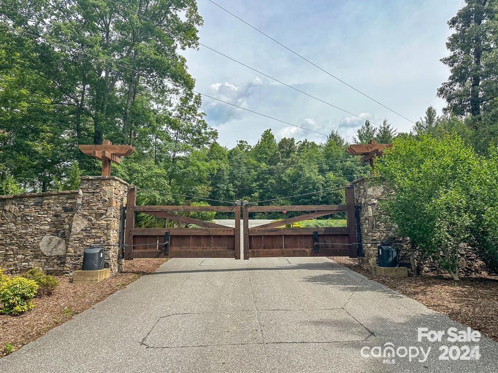 Community Gate - 26 Peninsula Reserve Road, Nebo