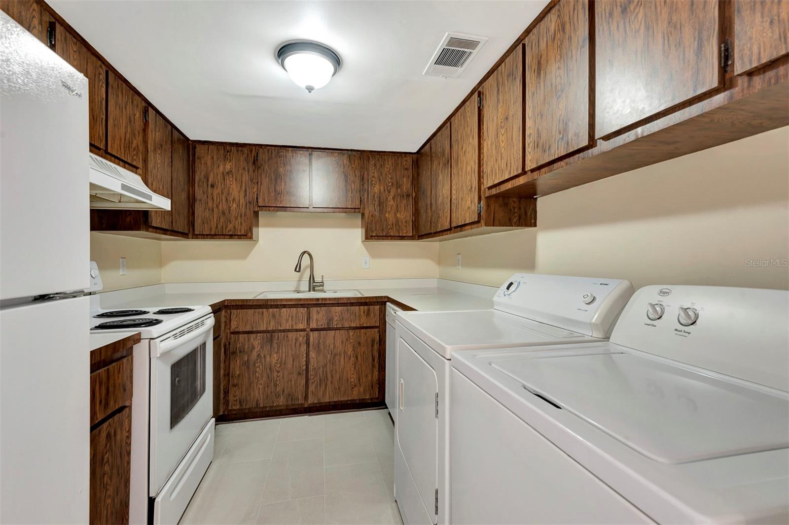 Condominium at 48 CLUB HOUSE DR #106, PALM COAST, photo 8 of 47