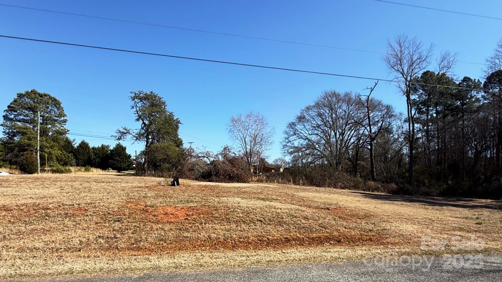 Side view - 1302 Earl Road, Shelby