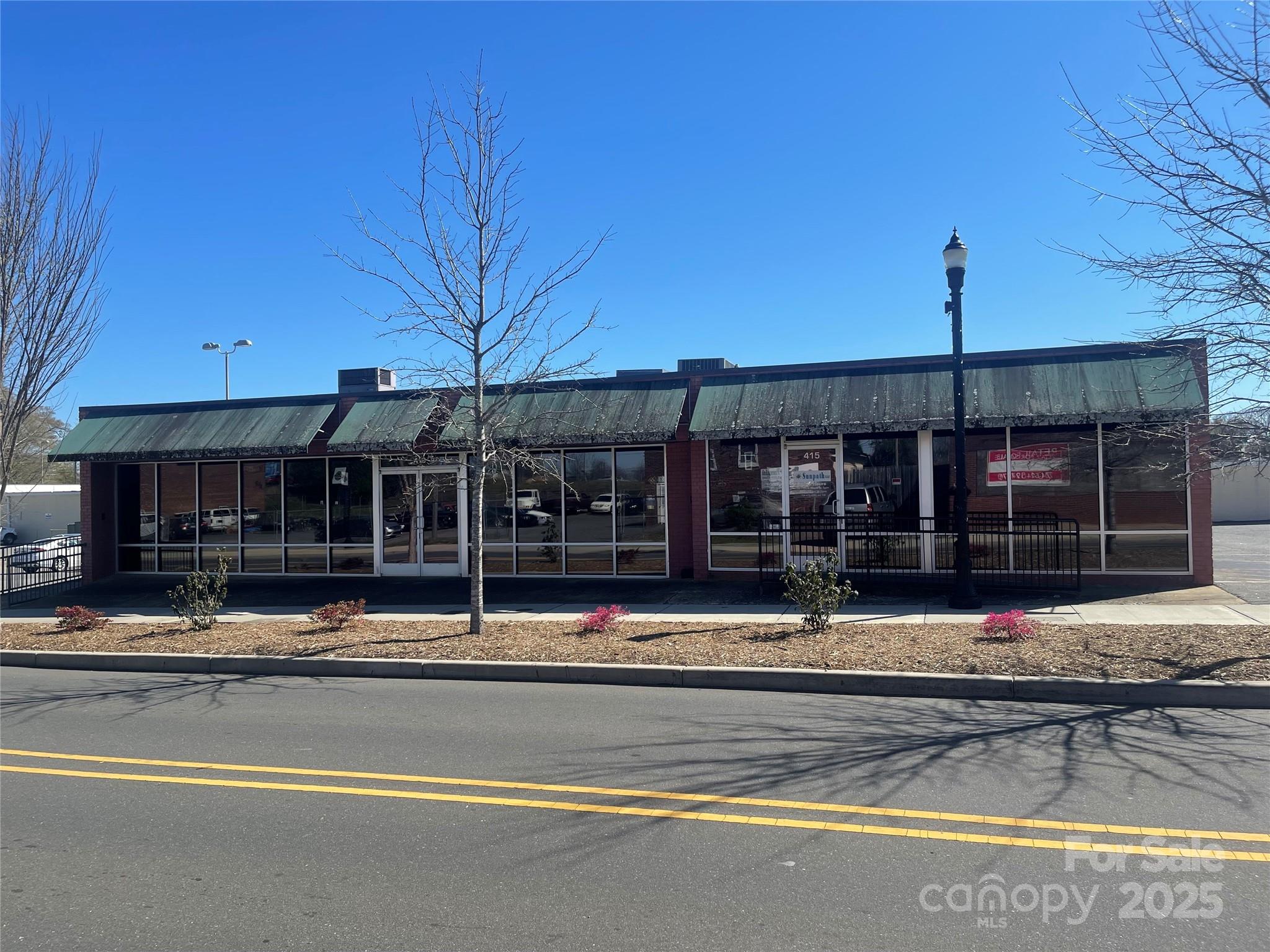 413 W Main Avenue